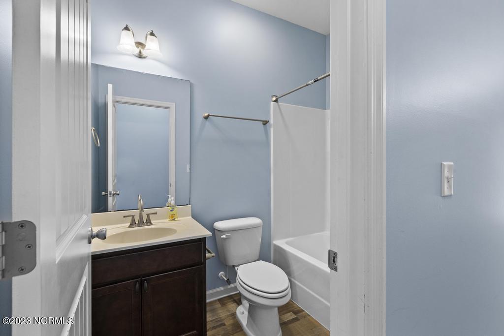 123 James Avenue Property Photo 6