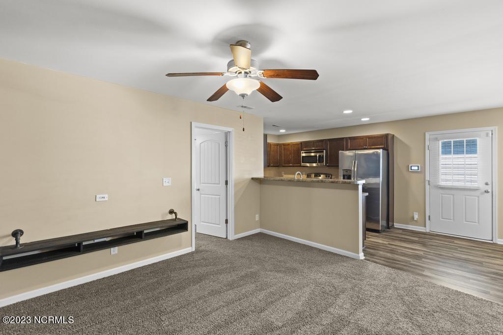 123 James Avenue Property Photo 11