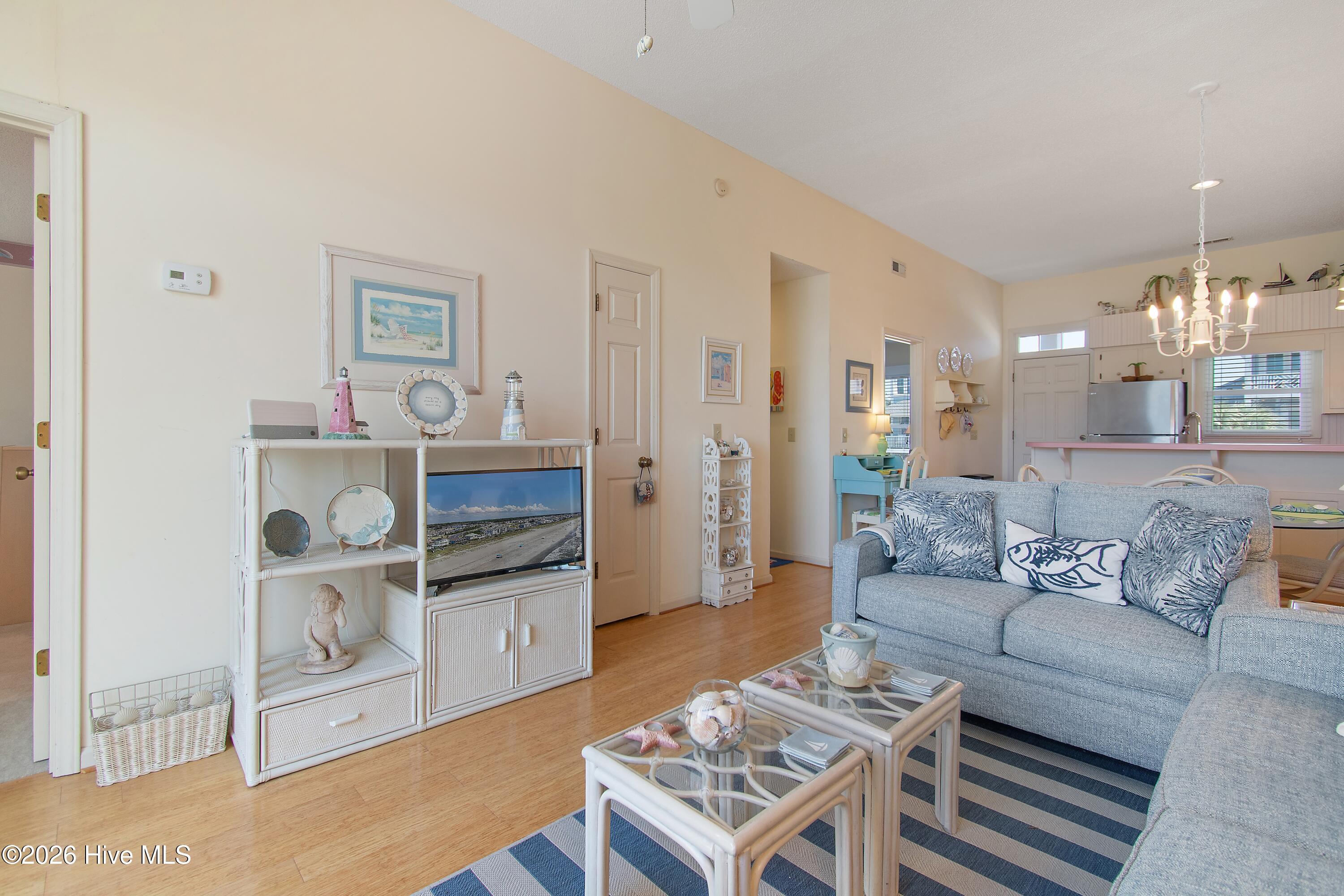 142 Brunswick Avenue E B (west) Property Photo 16