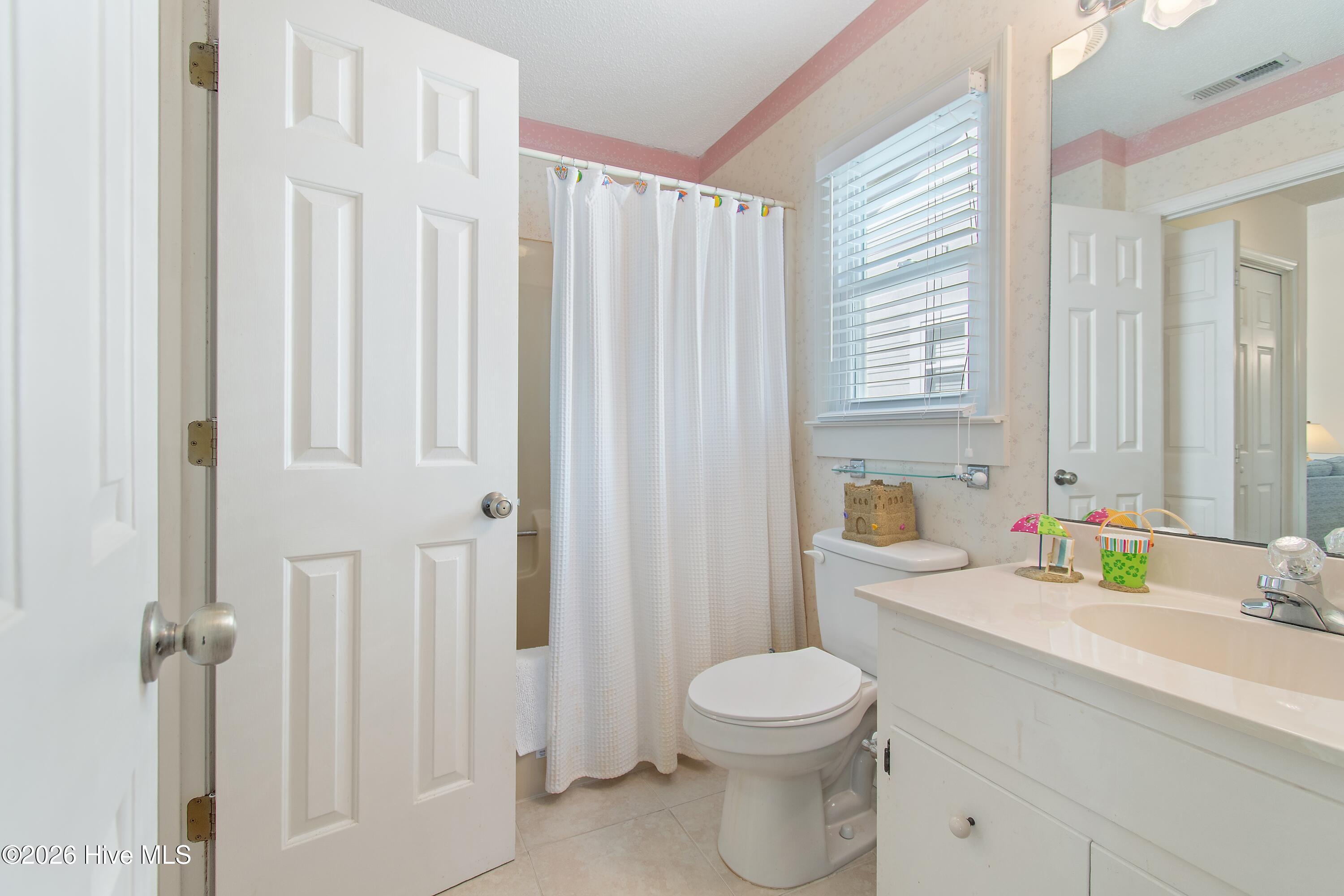 142 Brunswick Avenue E B (west) Property Photo 19
