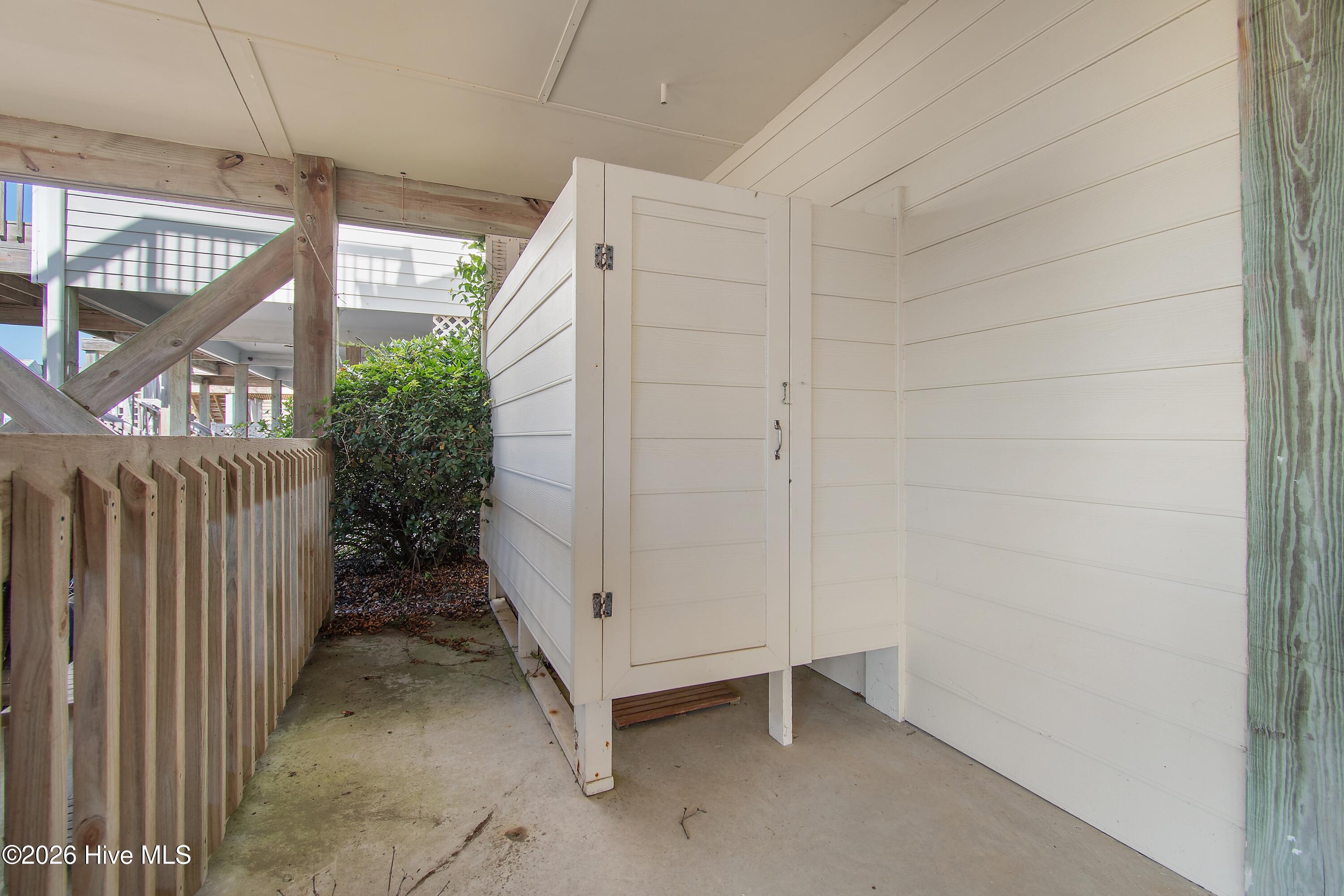 142 Brunswick Avenue E B (west) Property Photo 29