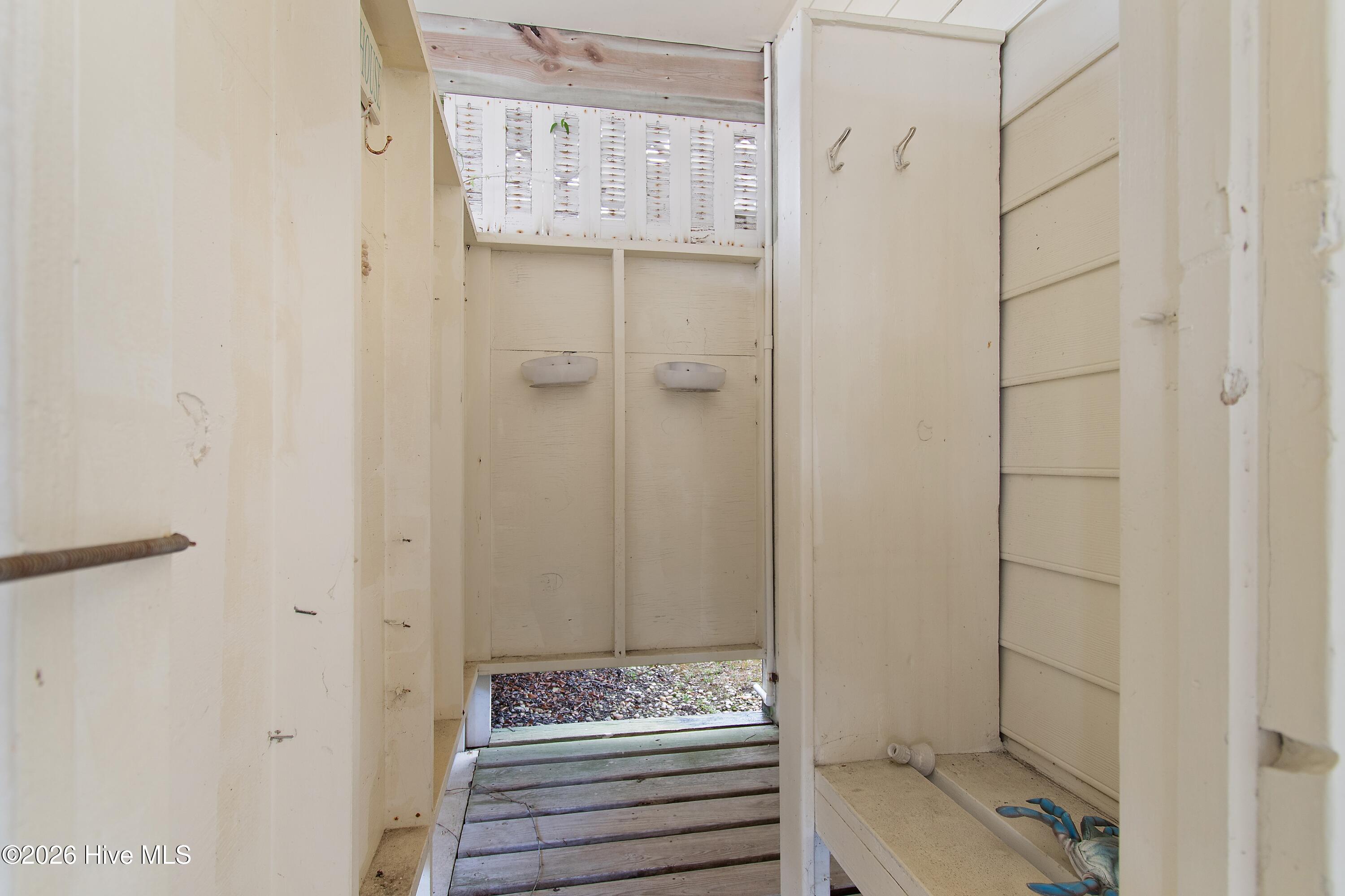 142 Brunswick Avenue E B (west) Property Photo 30