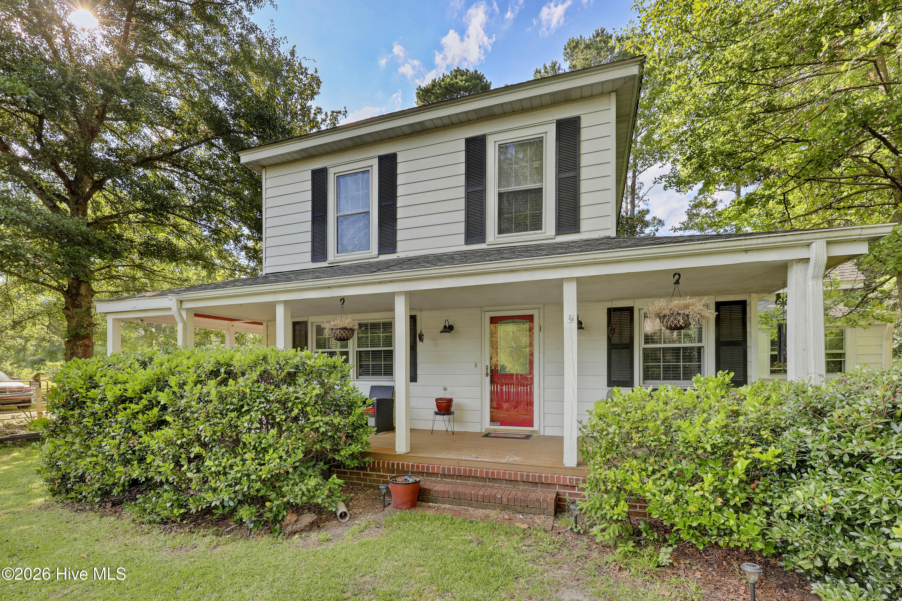 3698 Nc Highway 53 E Property Photo 1