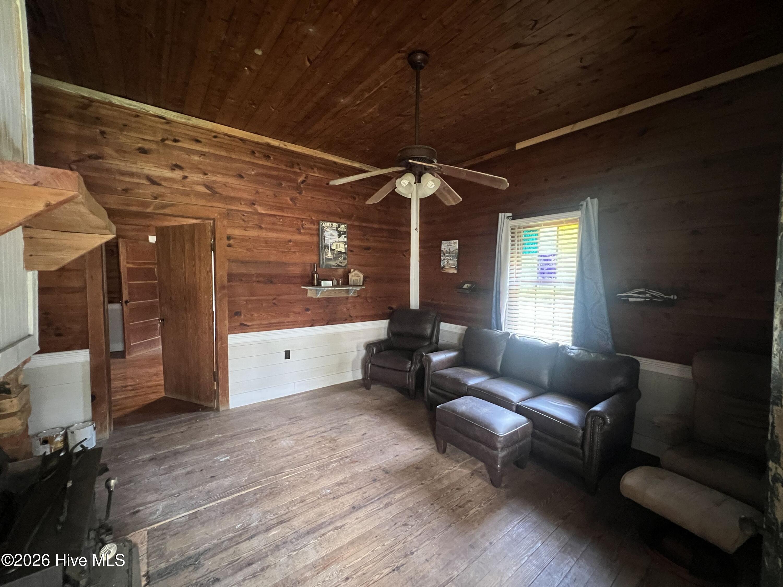 5527 Clay Hill Road Property Photo 5
