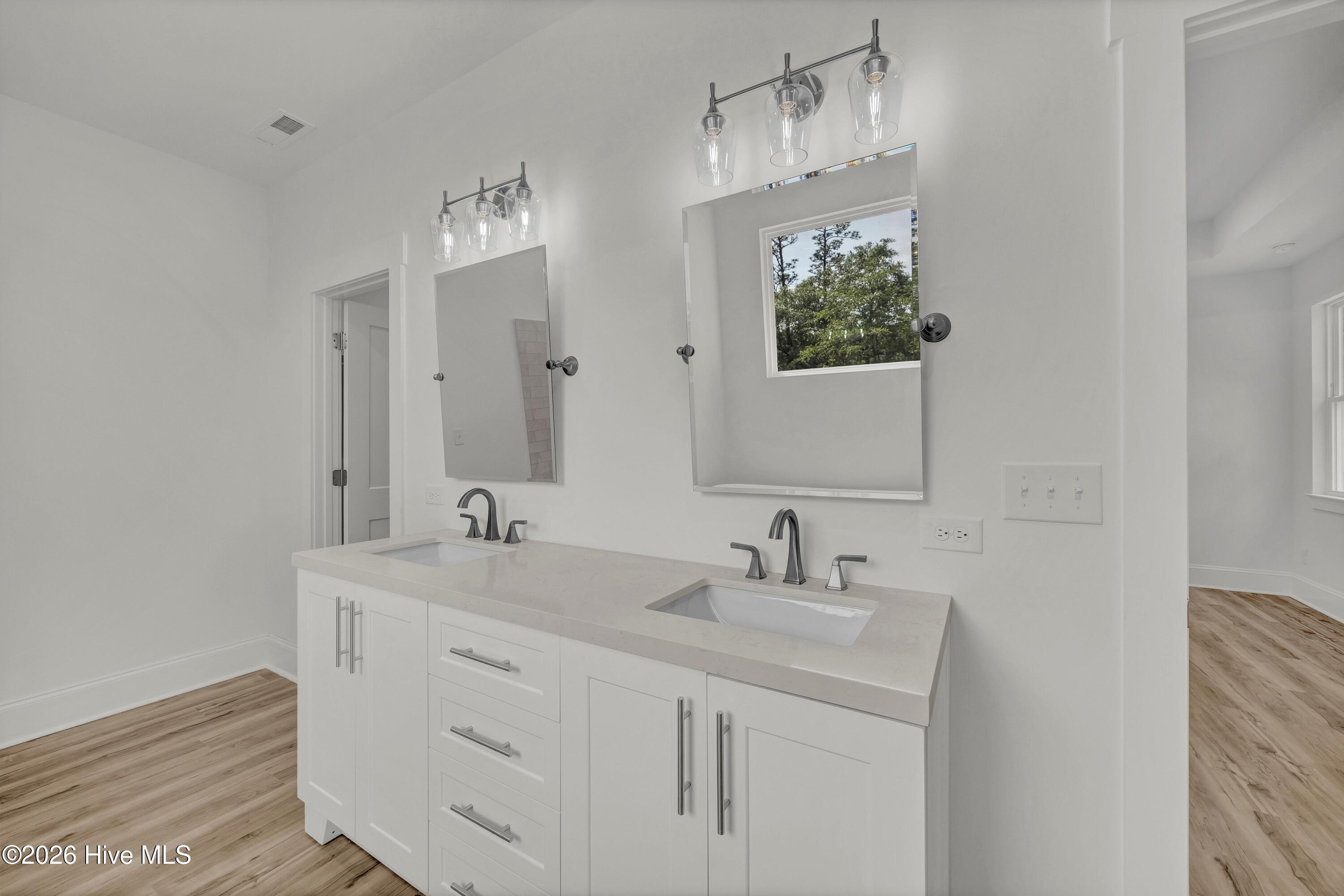 251 Foxcroft Road Property Photo 18