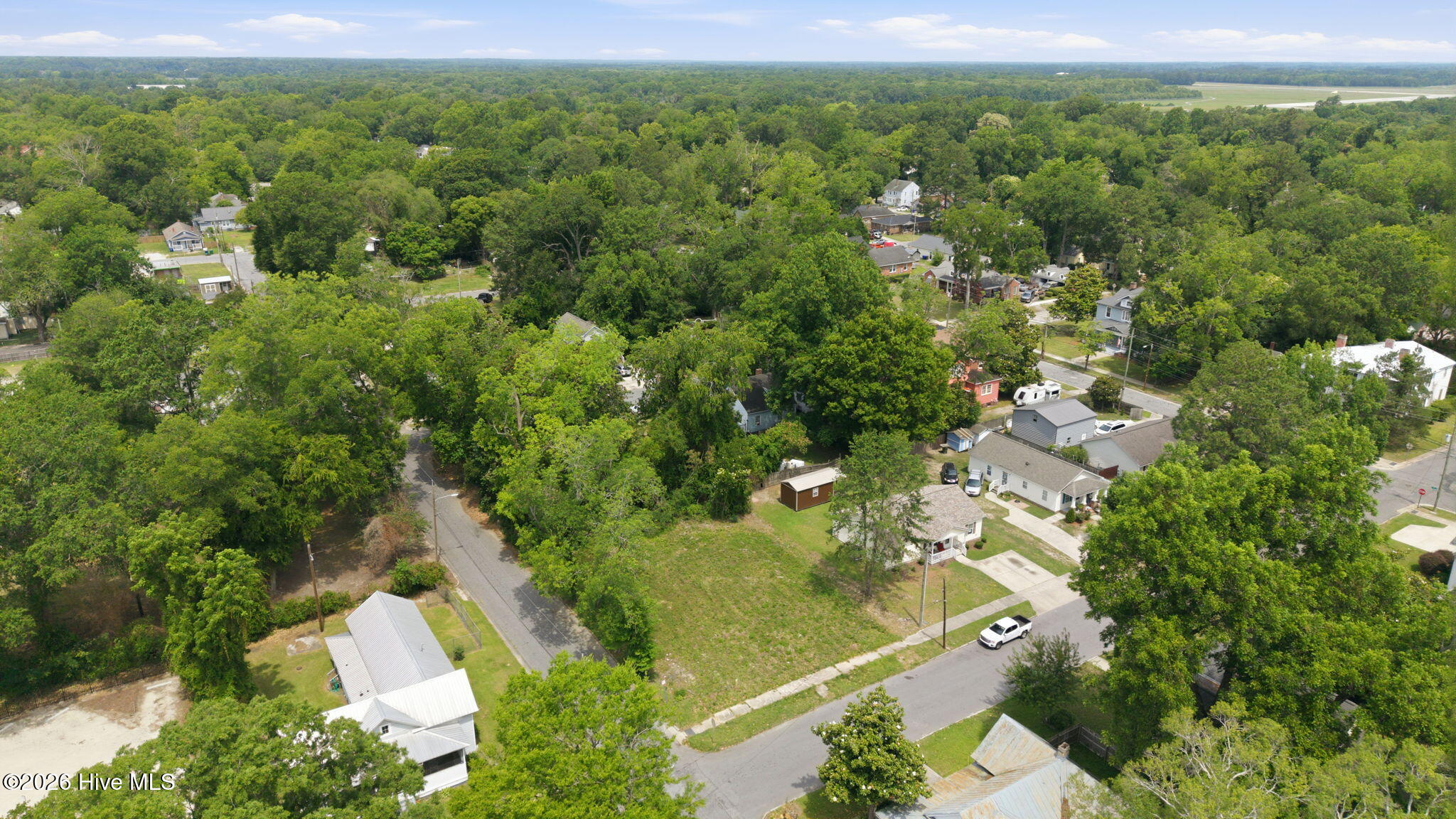 410 Latham Street Property Photo 7