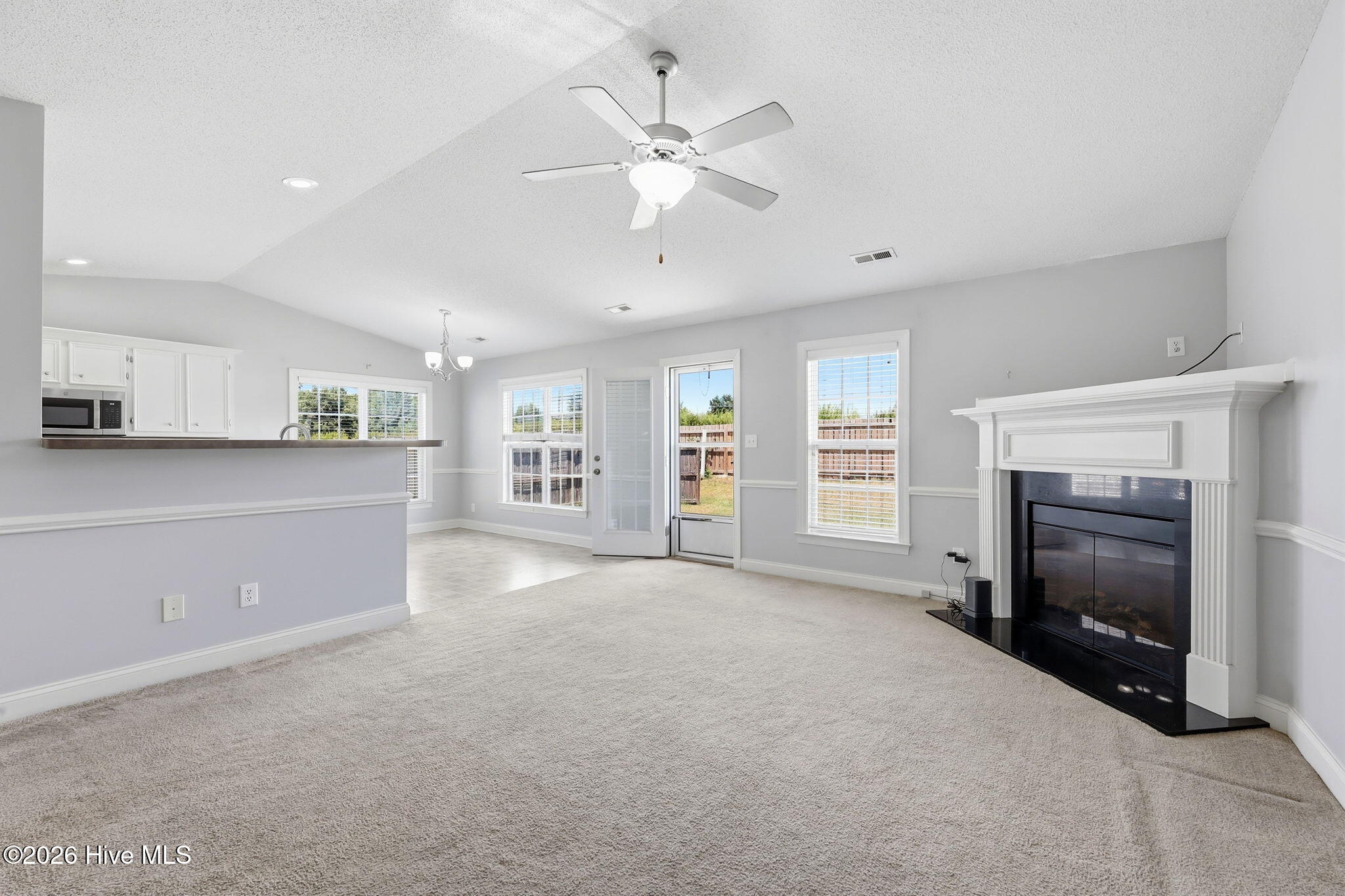 3675 Highland Drive Property Photo 4