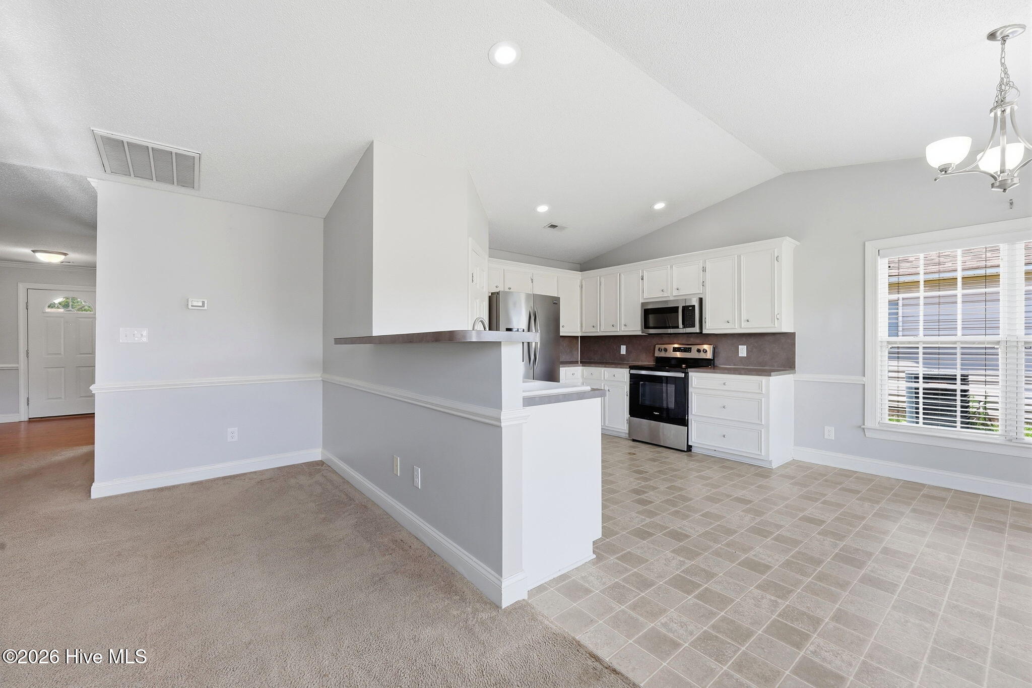 3675 Highland Drive Property Photo 6