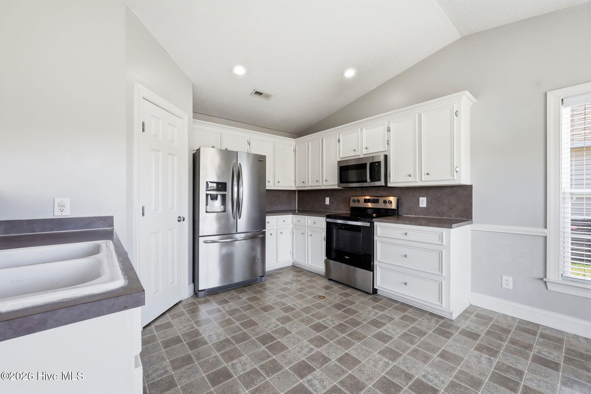 3675 Highland Drive Property Photo 11