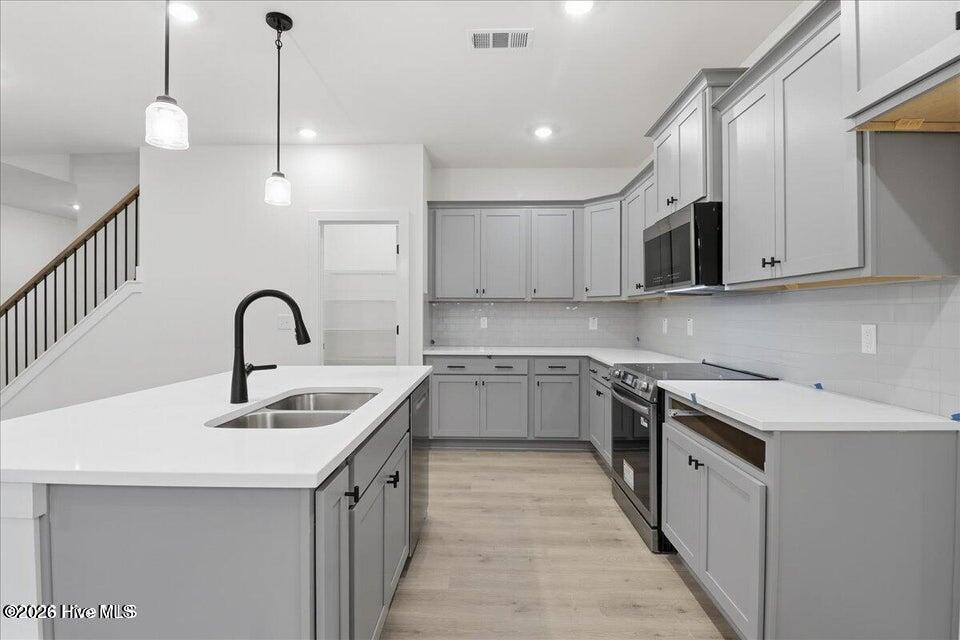 2121 Sandbrook Loop Property Photo 8