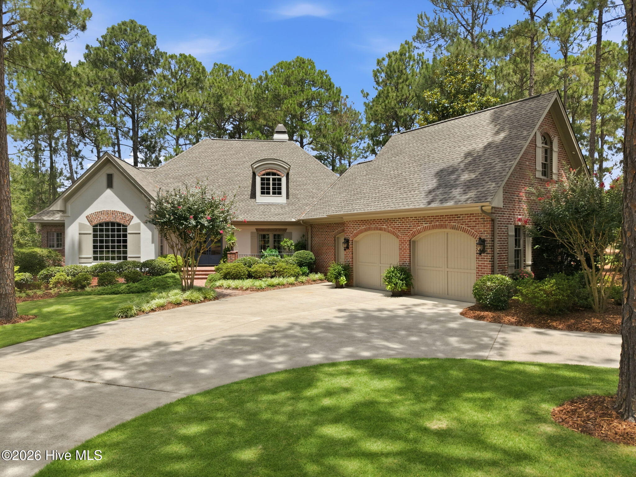 6 Augusta Drive