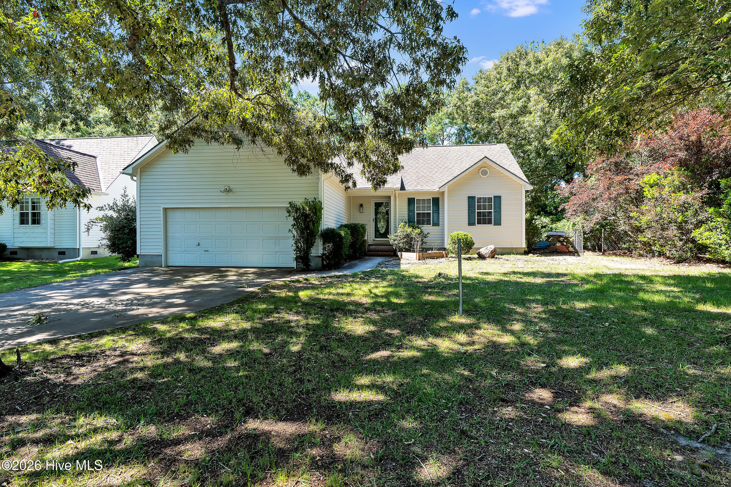 219 E Ivybridge Drive Property Photo 1