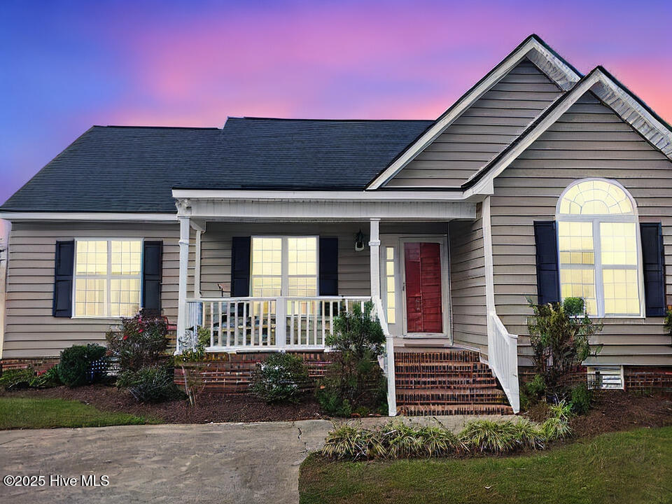 1124 Sebring Drive Property Photo 1