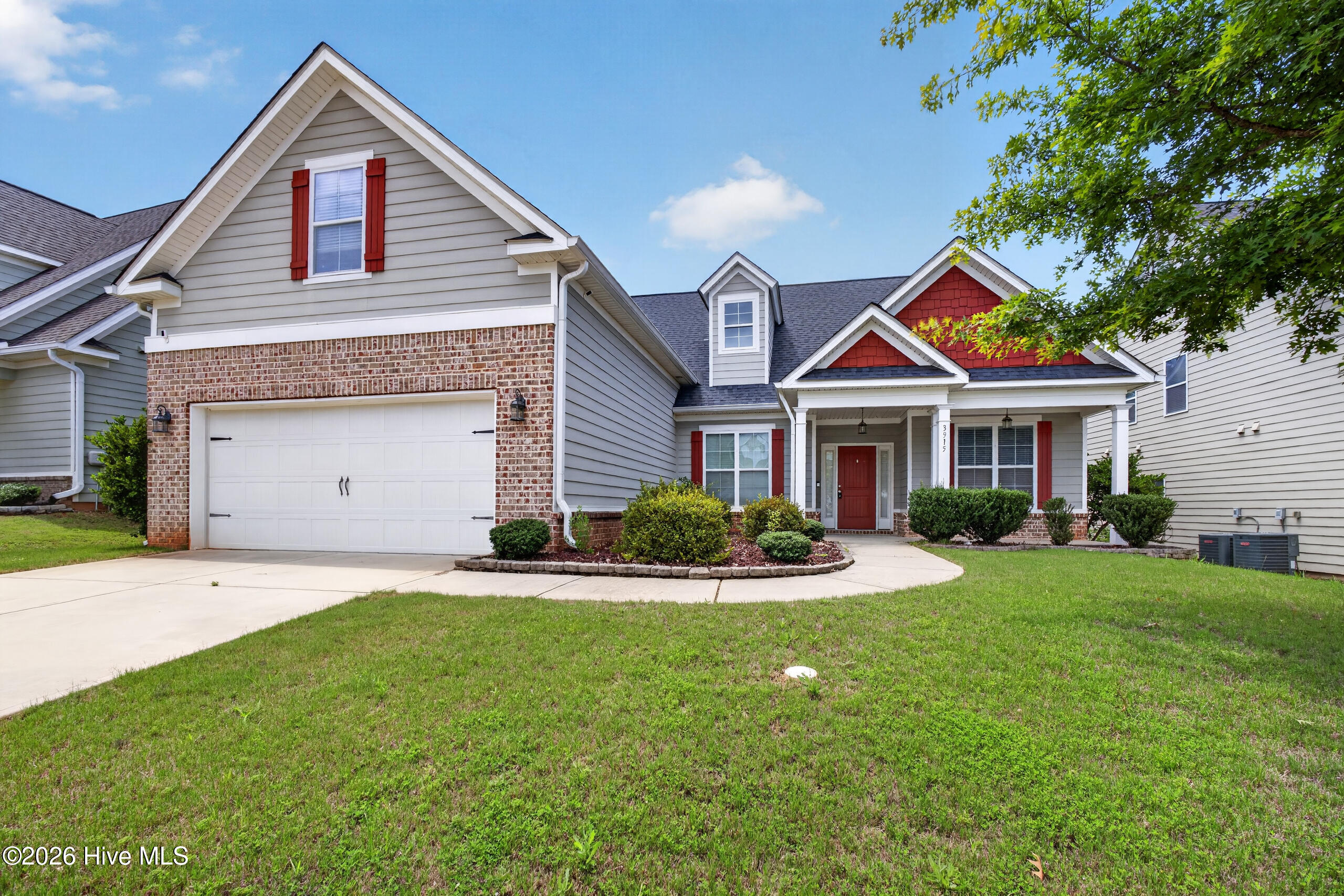 3915 Berkshire Way Property Photo 1