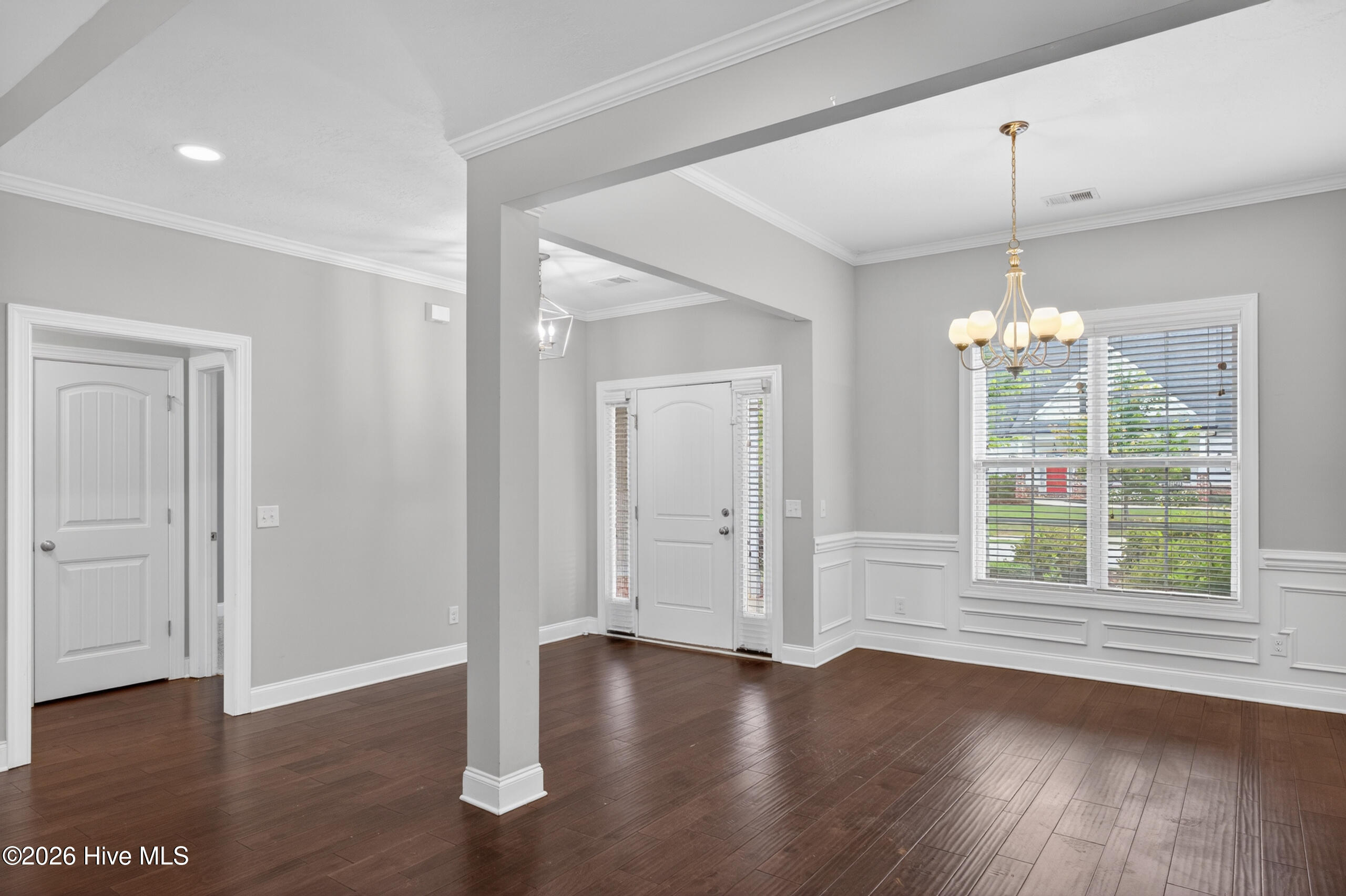 3915 Berkshire Way Property Photo 14