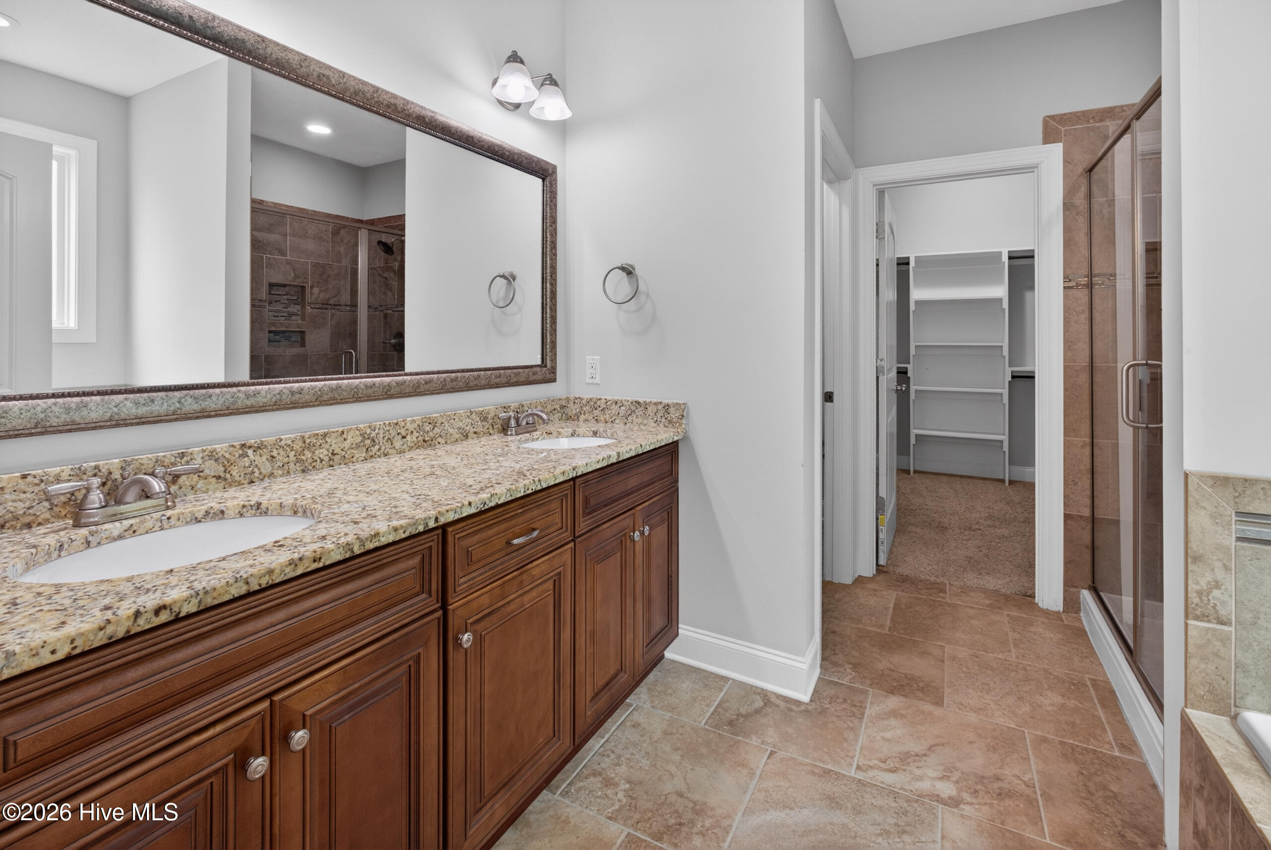 3915 Berkshire Way Property Photo 25