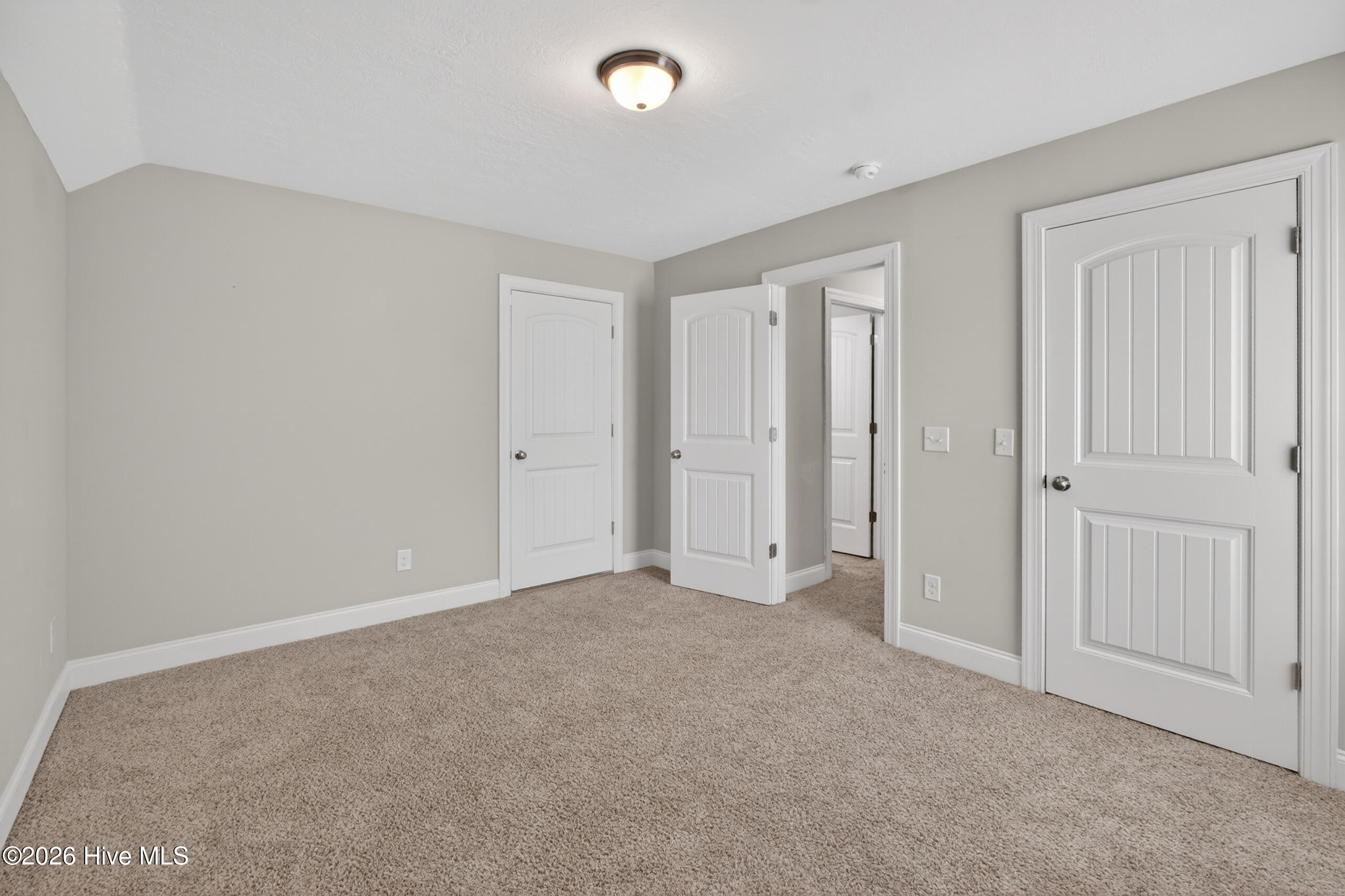 3915 Berkshire Way Property Photo 34
