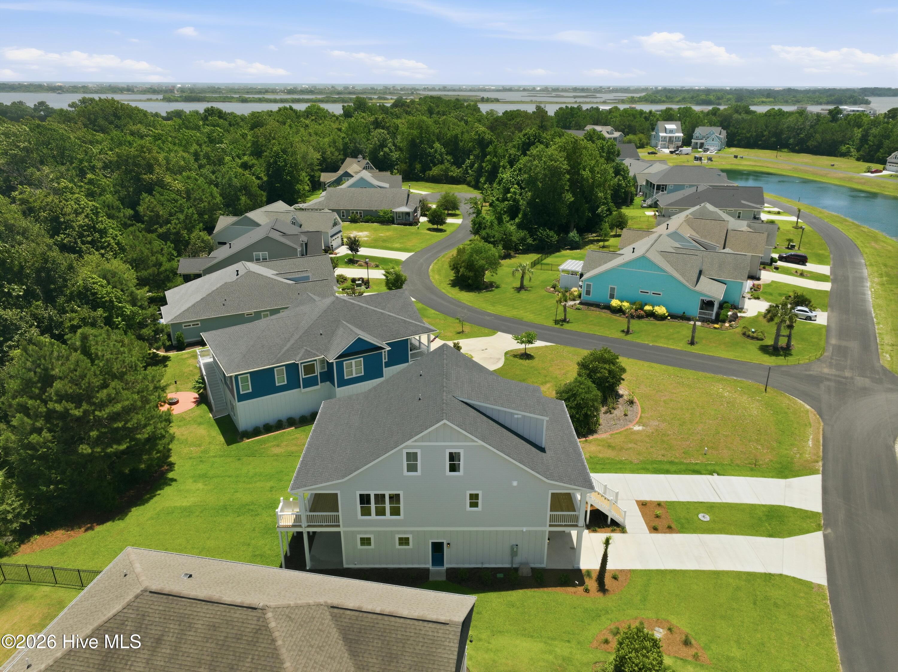 611 Moss Lake Lane Property Photo 3
