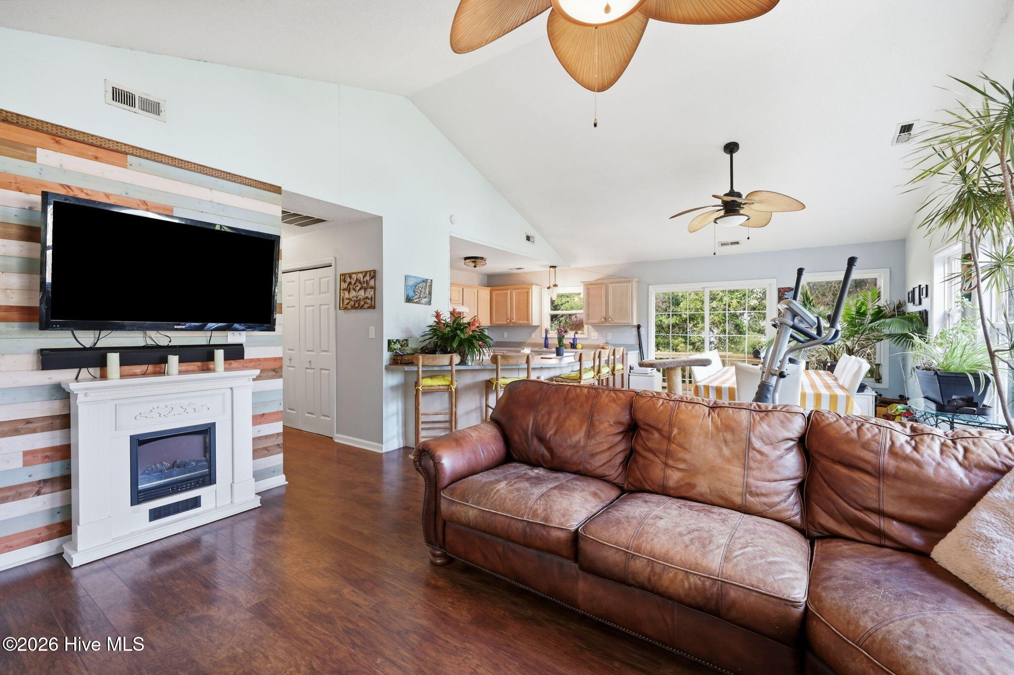 404 Bogue Inlet Drive Property Photo 8