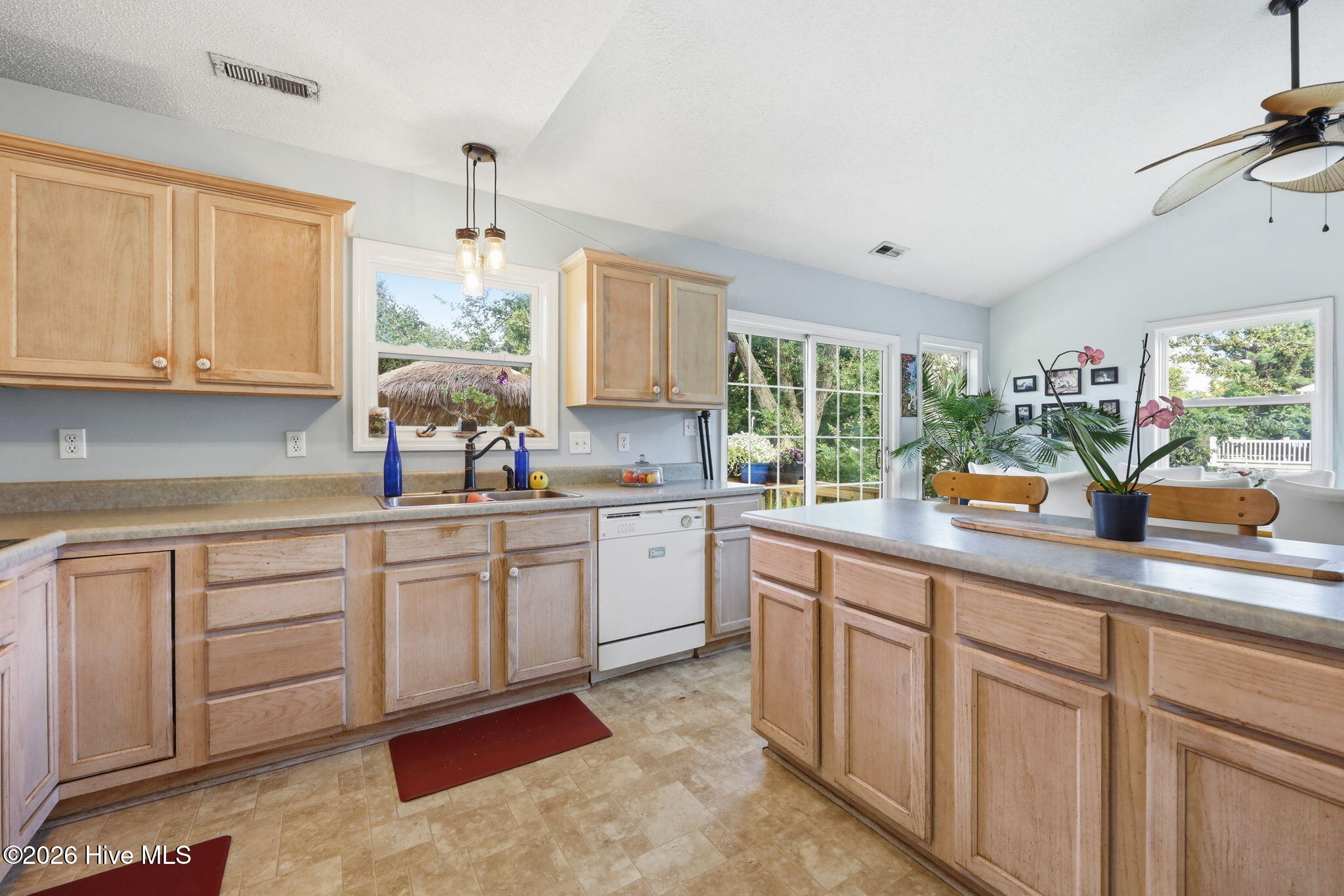 404 Bogue Inlet Drive Property Photo 11