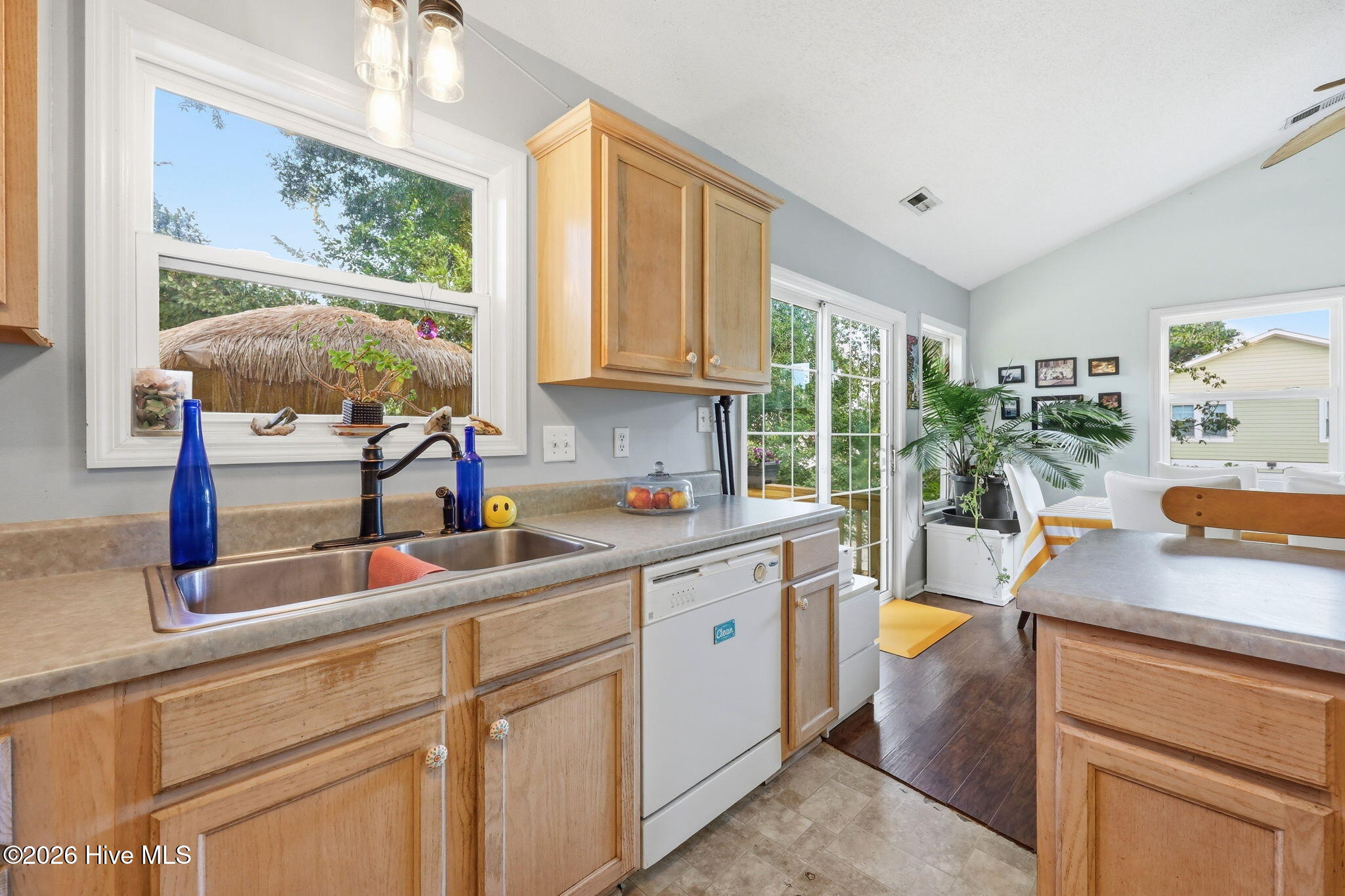 404 Bogue Inlet Drive Property Photo 12