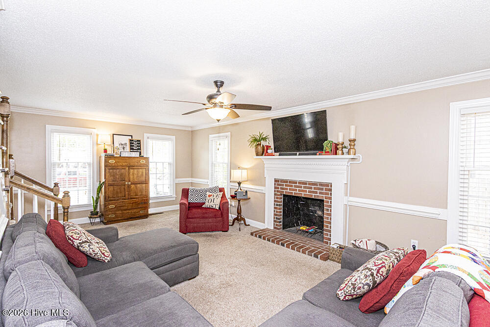 4013 Crosswinds Drive Property Photo 4