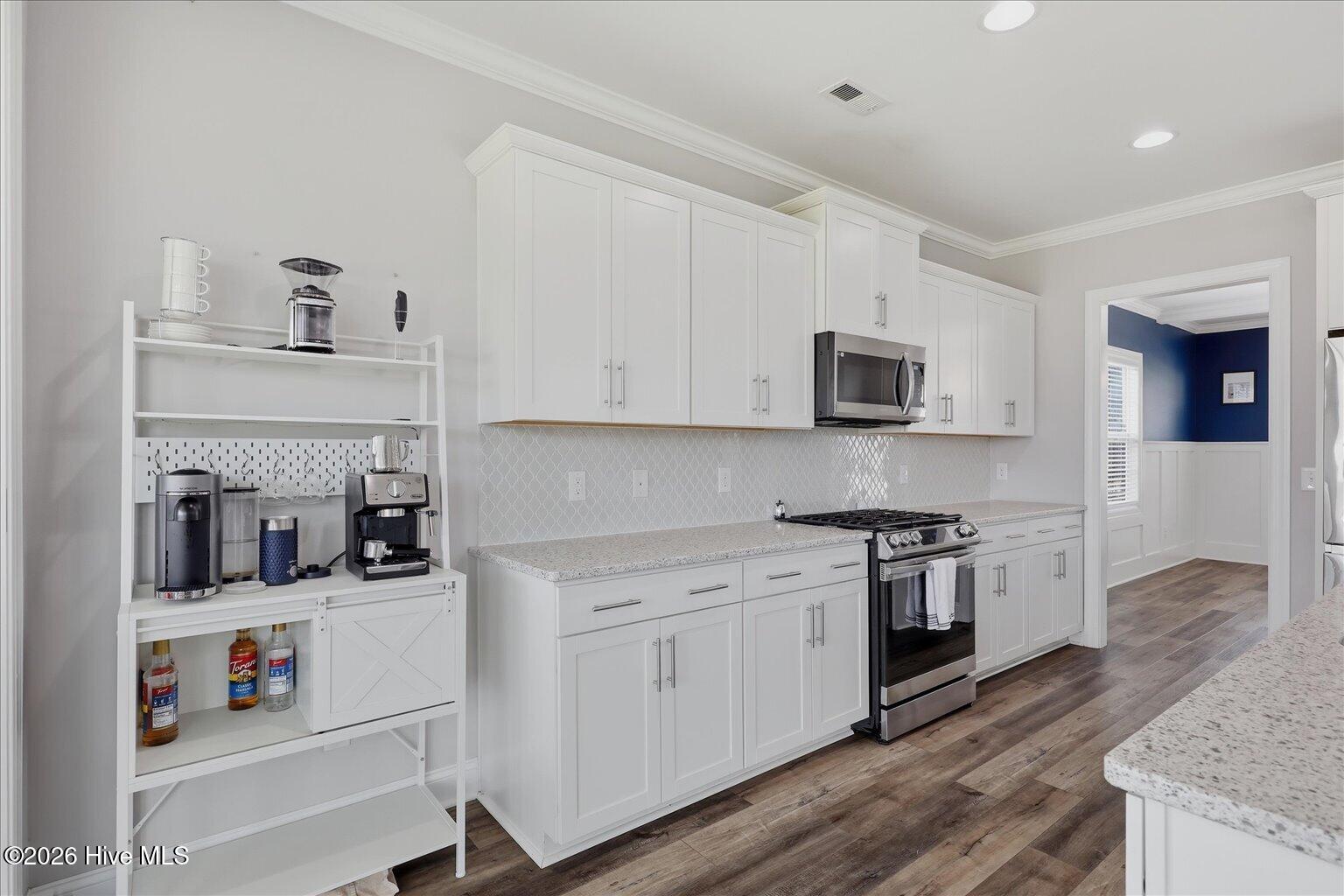 504 Aurora Place Property Photo 18