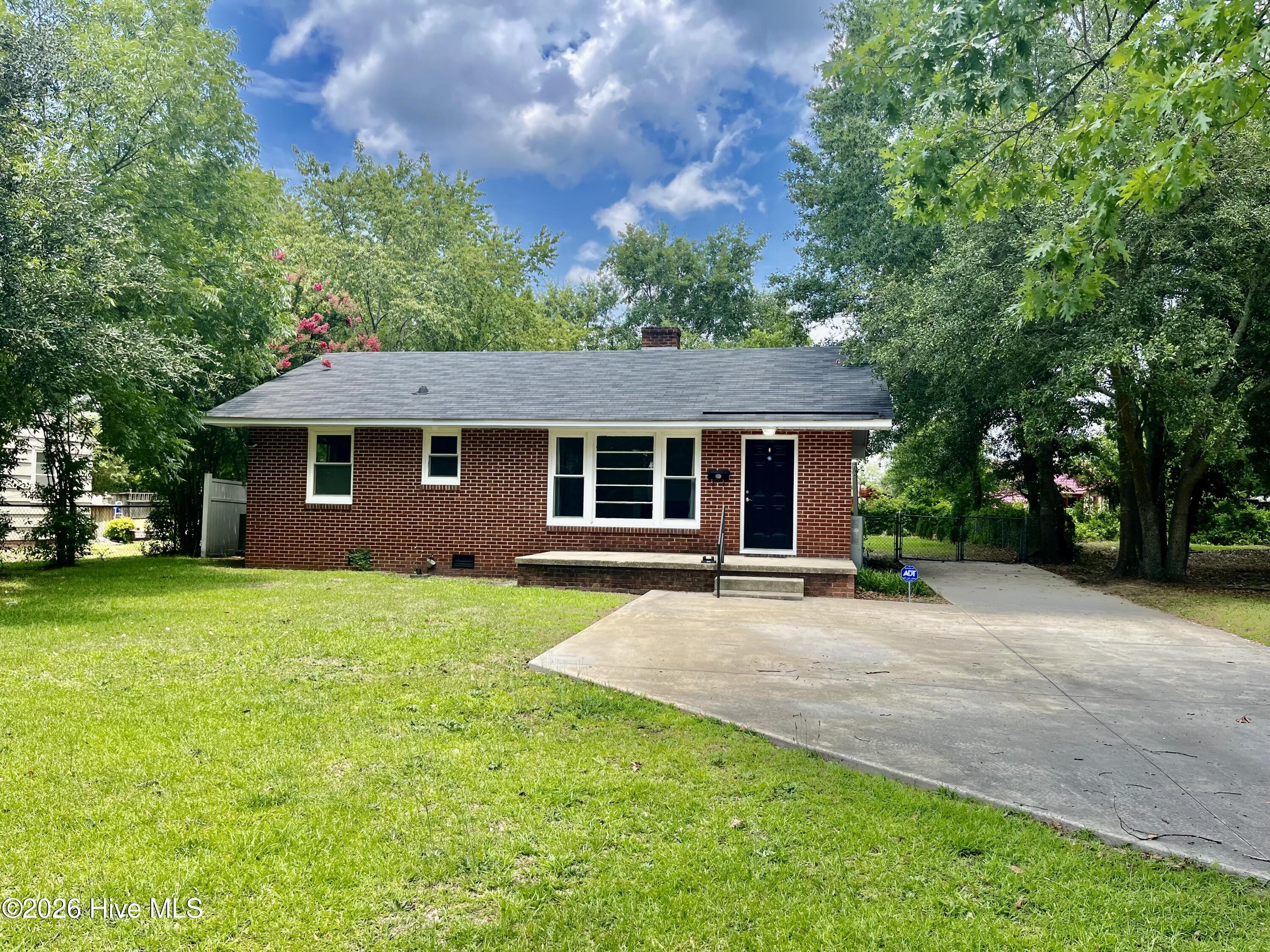 1709 Beech Street Property Photo 1
