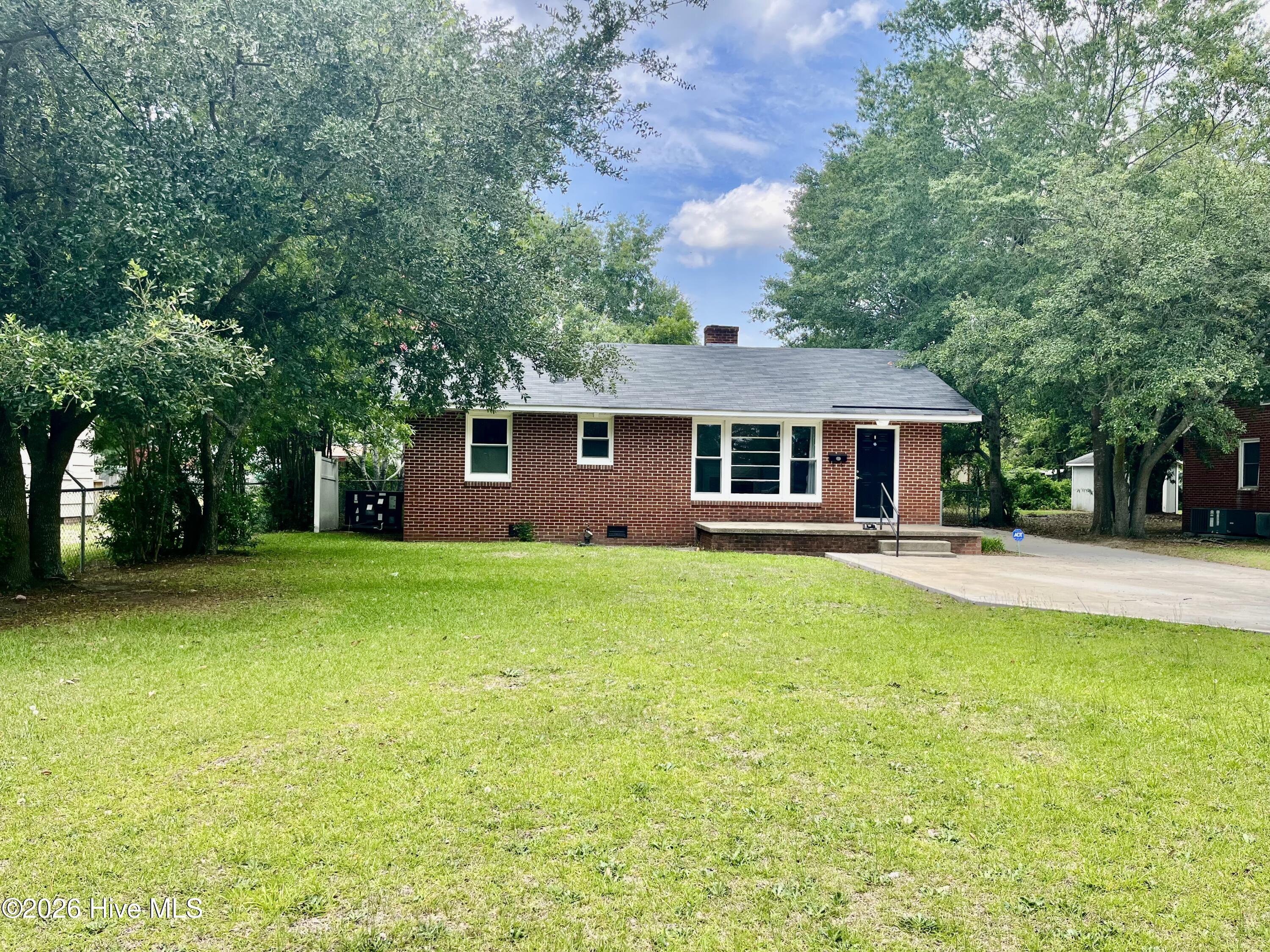 1709 Beech Street Property Photo 2