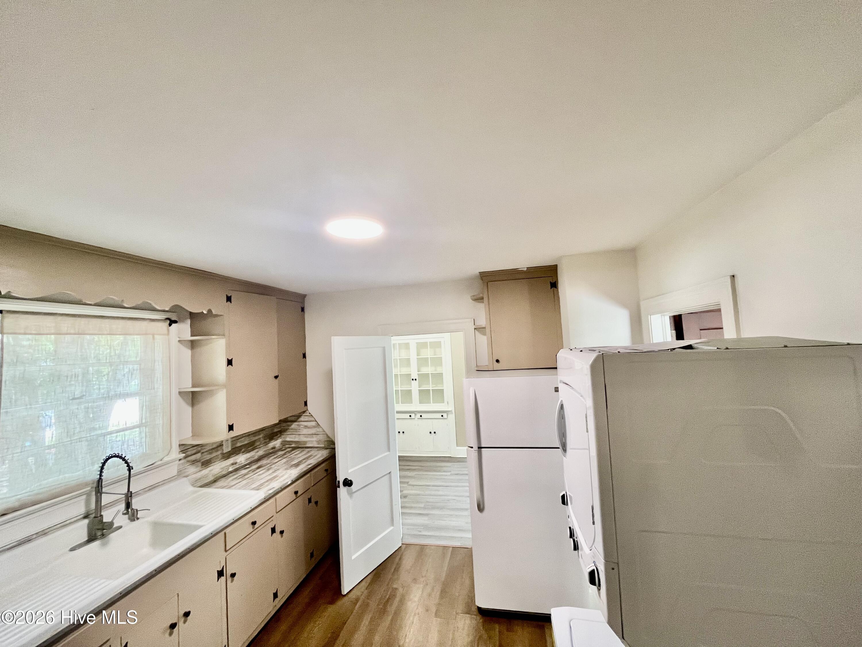 1709 Beech Street Property Photo 10