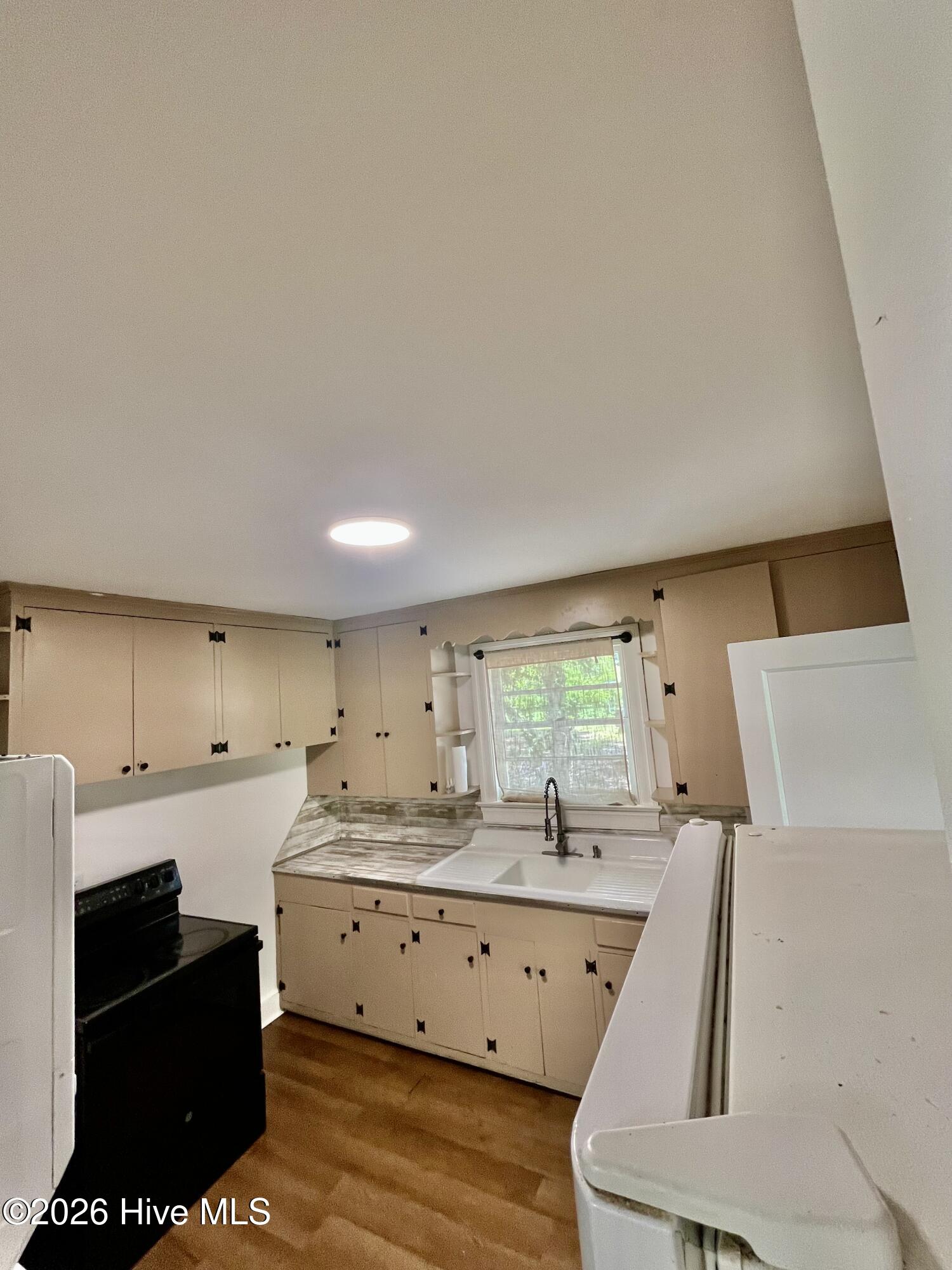 1709 Beech Street Property Photo 12