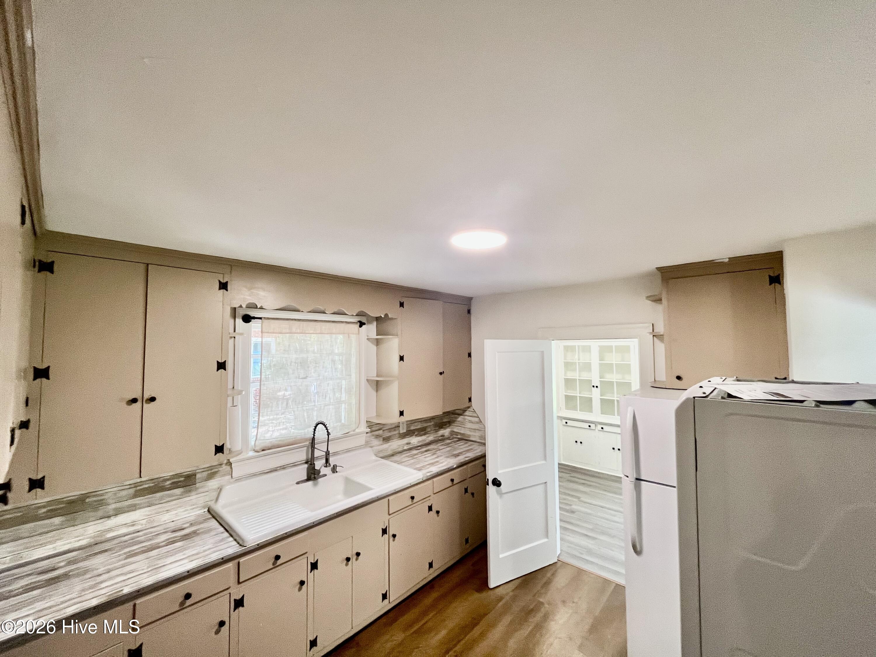 1709 Beech Street Property Photo 13