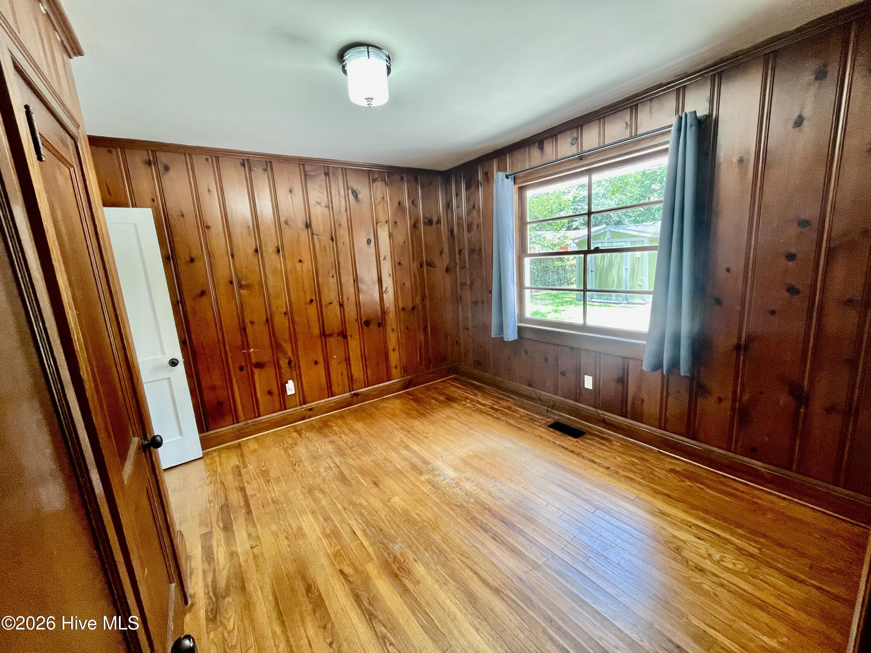 1709 Beech Street Property Photo 15