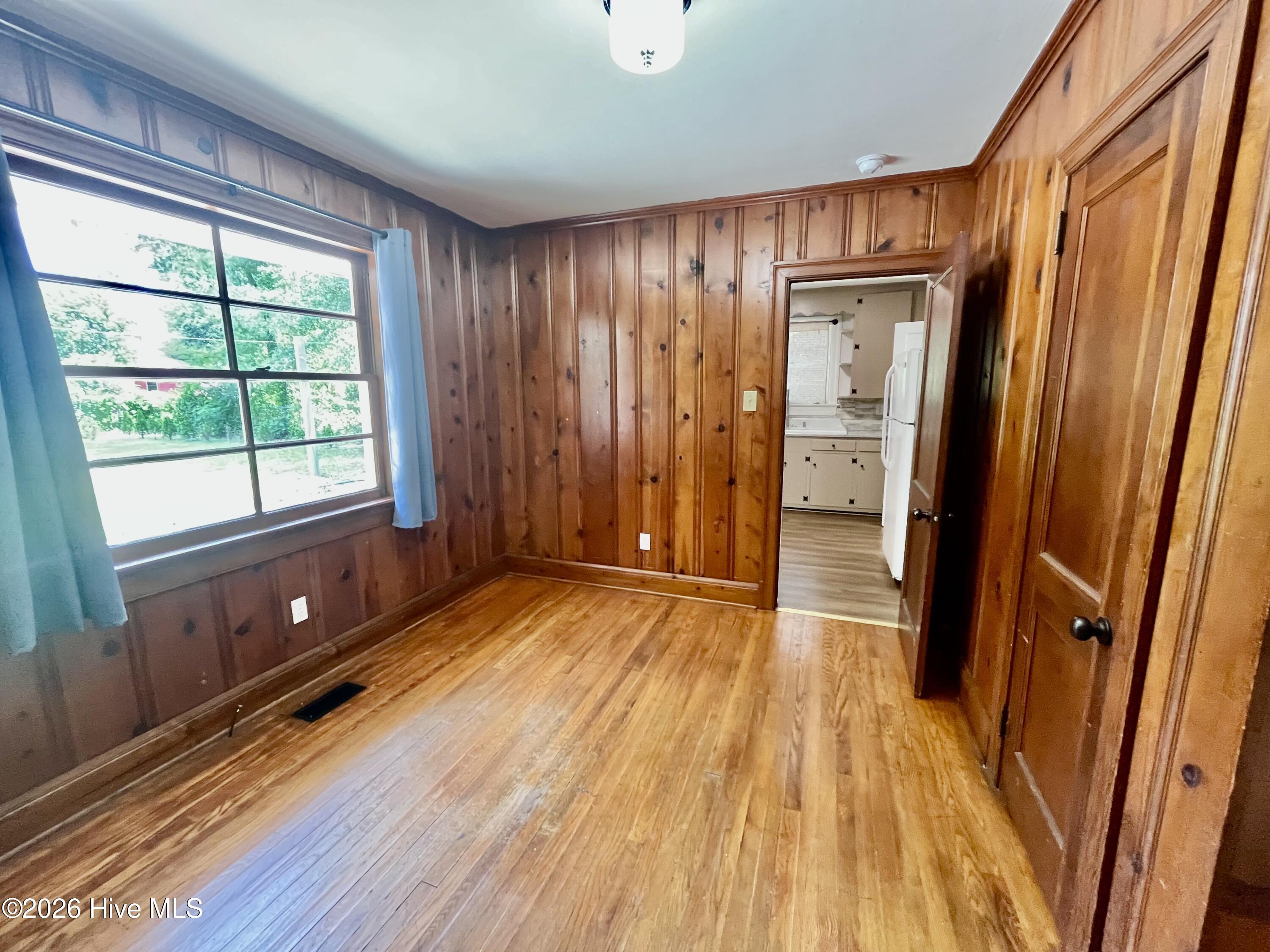 1709 Beech Street Property Photo 17