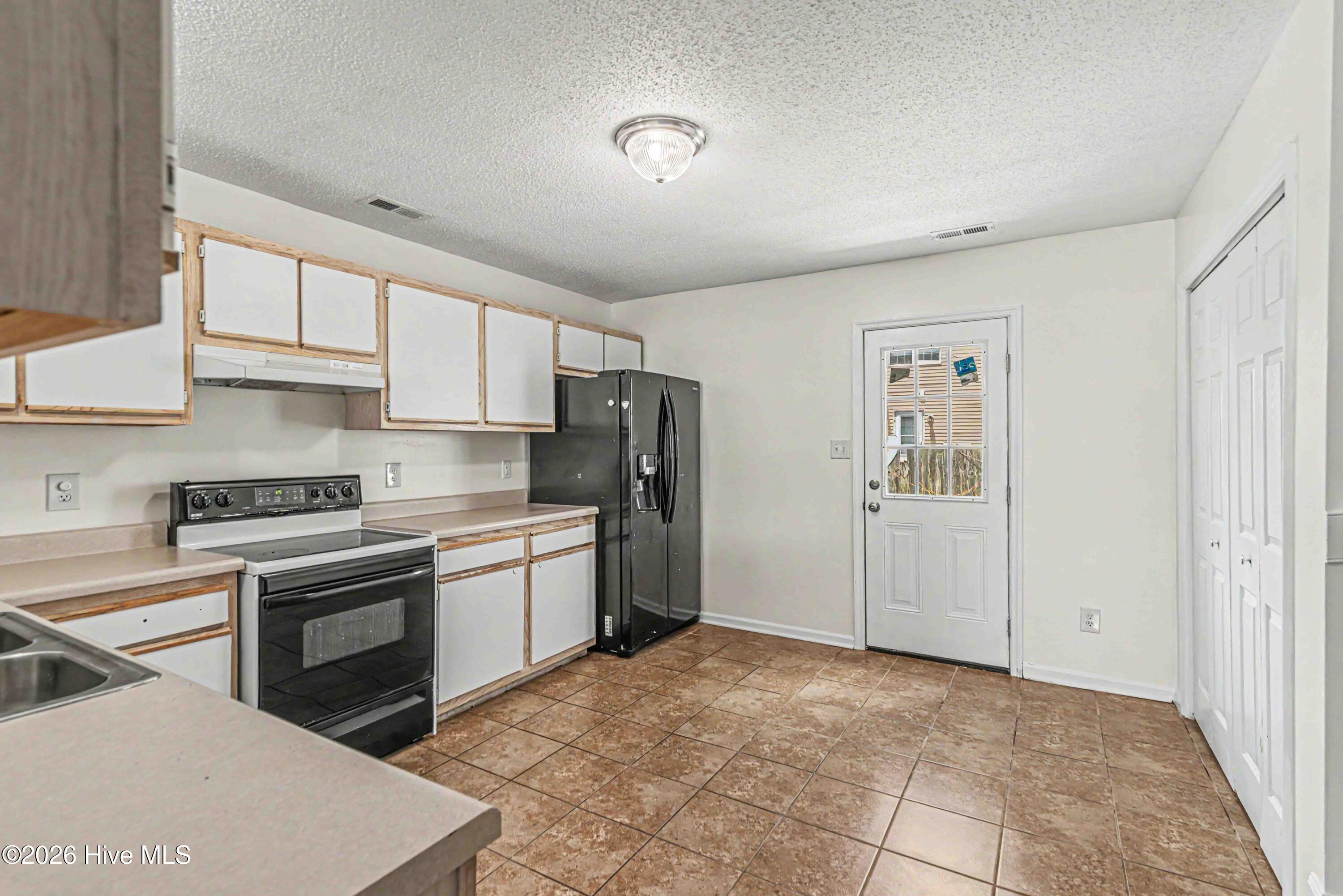 103 Fairwood Court Property Photo 6