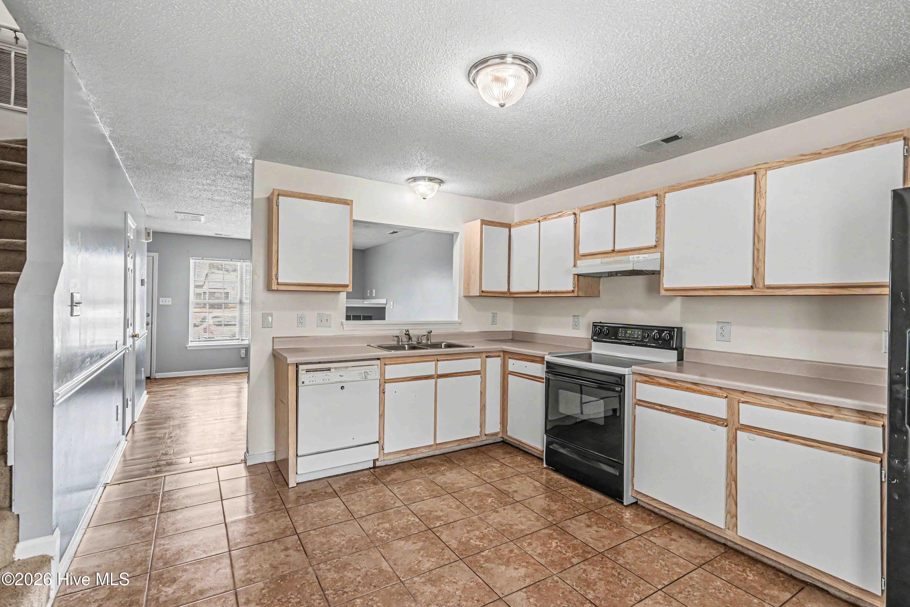 103 Fairwood Court Property Photo 8