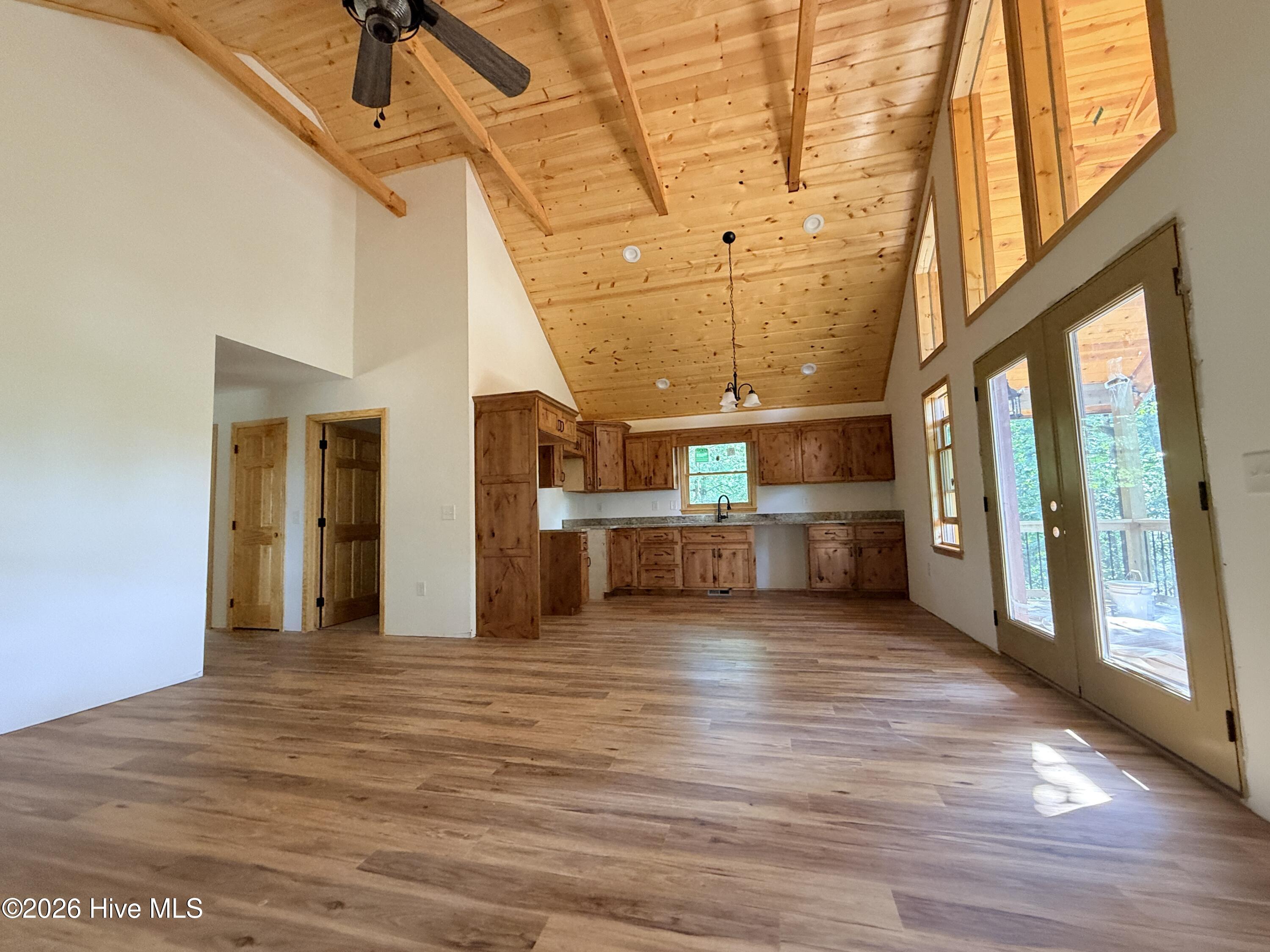 271 Cloud Les Lane Property Photo 6