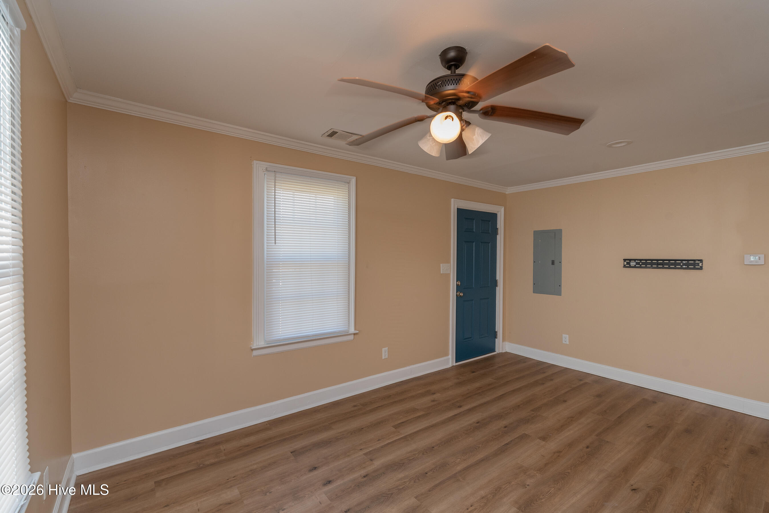 1800 Hampton Avenue Property Photo 4