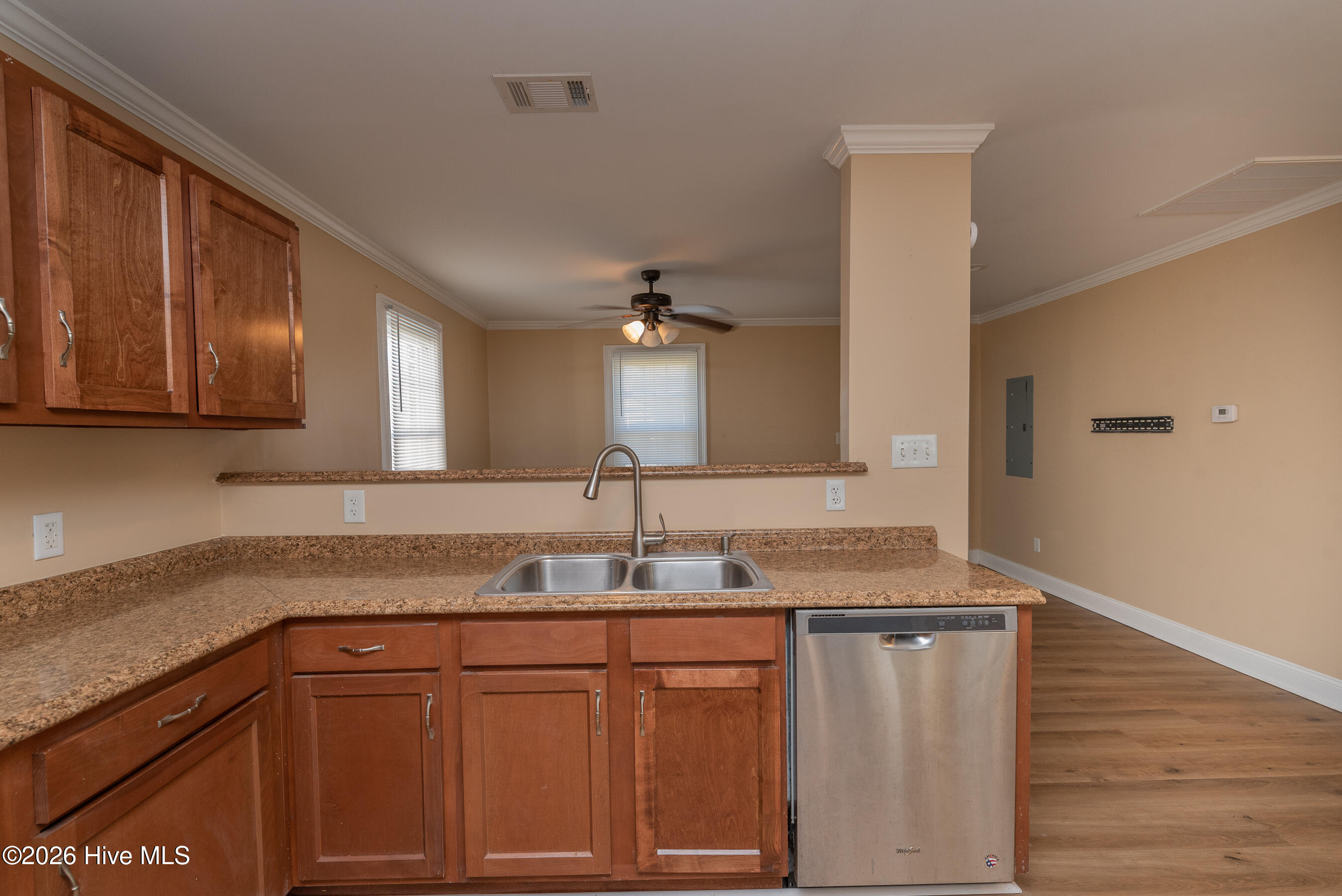 1800 Hampton Avenue Property Photo 7