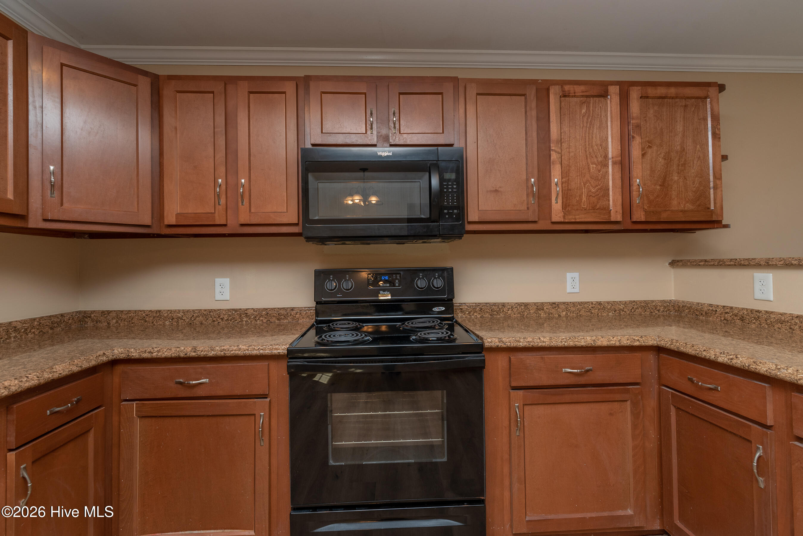 1800 Hampton Avenue Property Photo 8