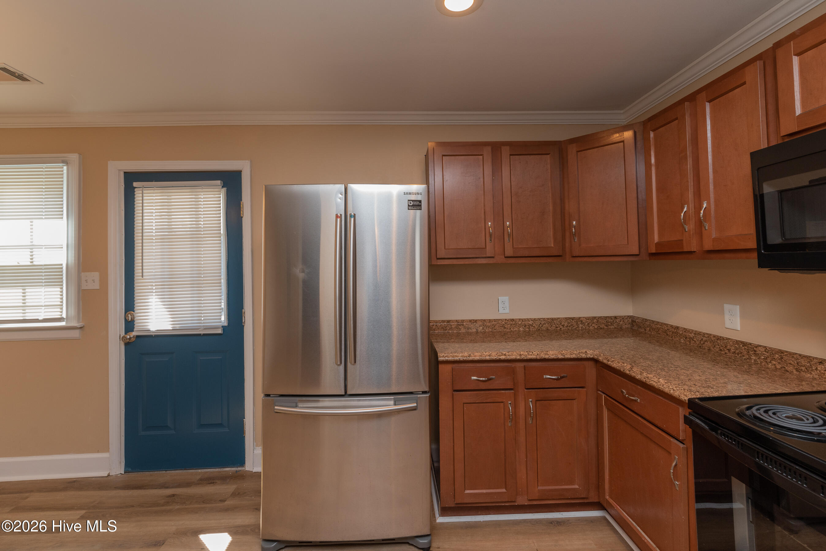 1800 Hampton Avenue Property Photo 9