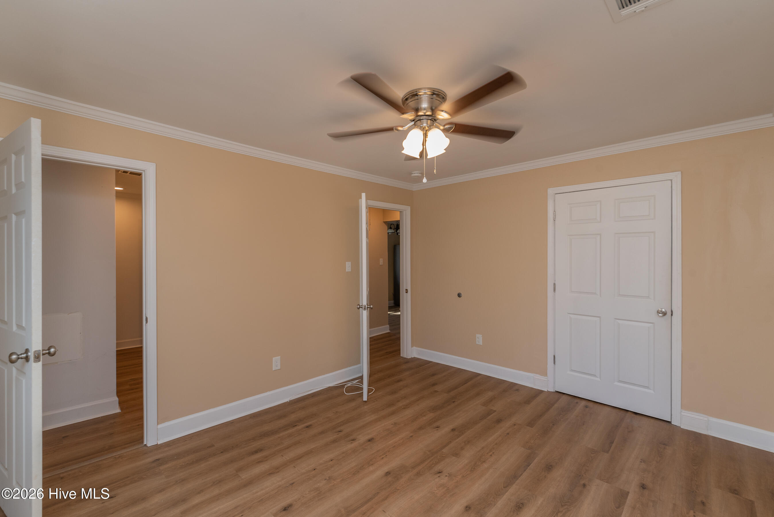 1800 Hampton Avenue Property Photo 11
