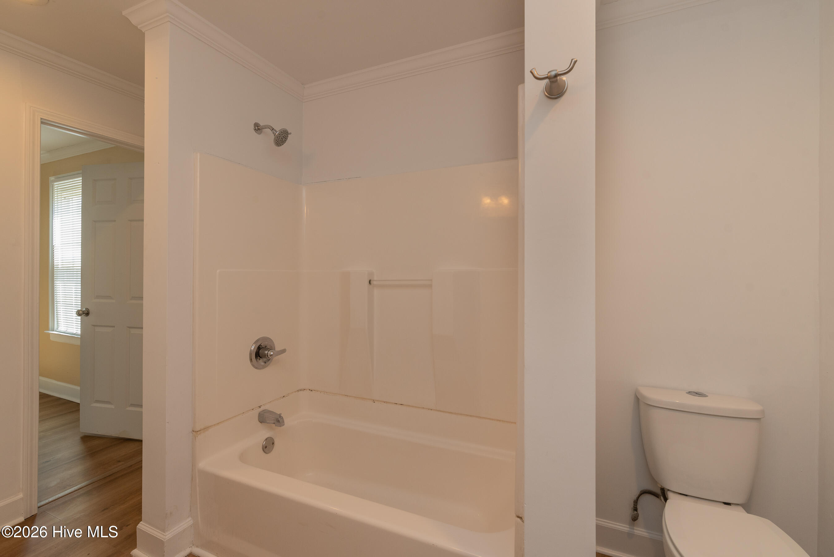 1800 Hampton Avenue Property Photo 14