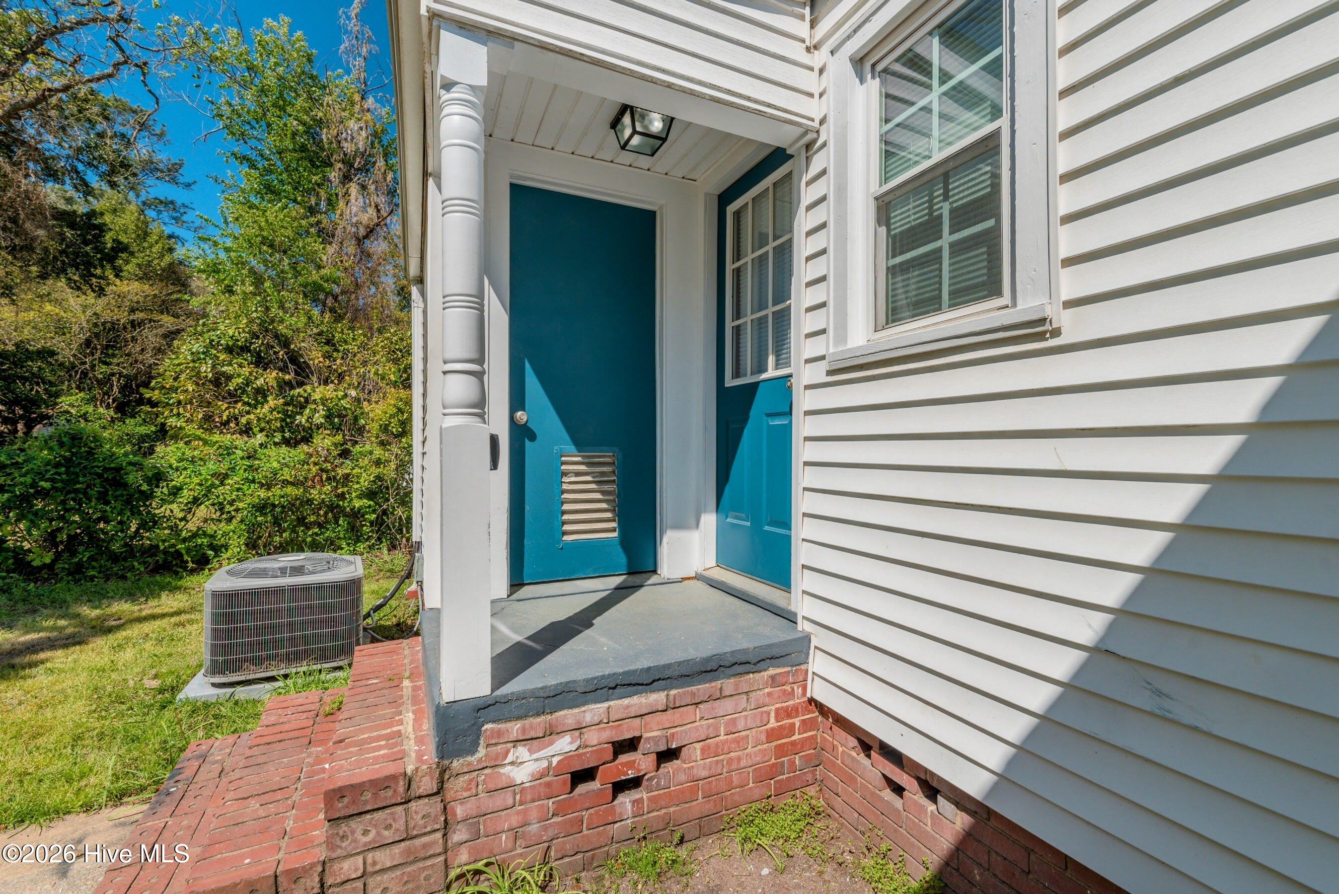 1800 Hampton Avenue Property Photo 18