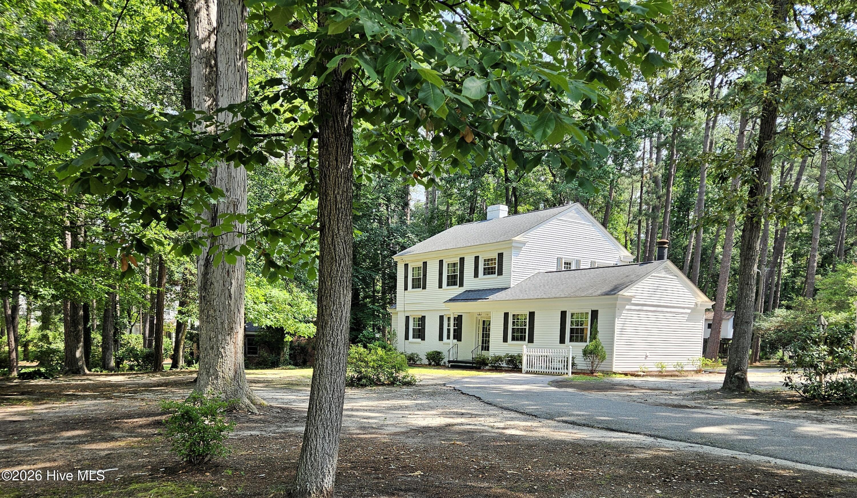 715 Evergreen Road Property Photo 4