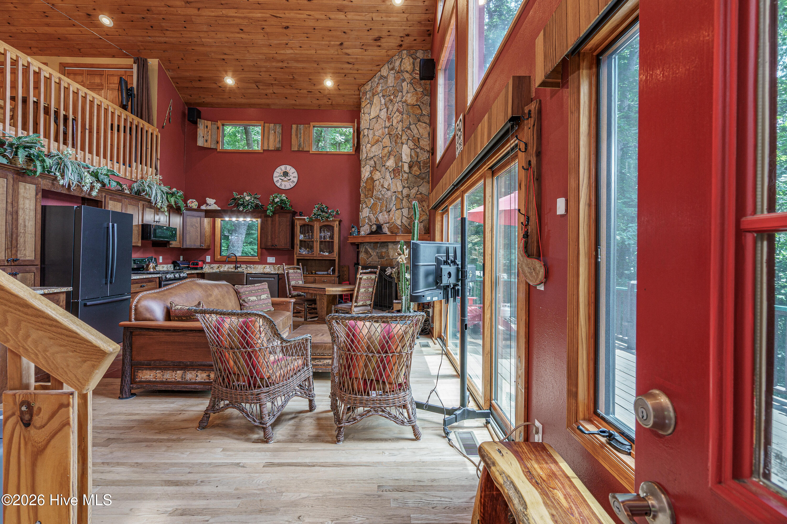 659 Lonesome Pine Road Property Photo 4