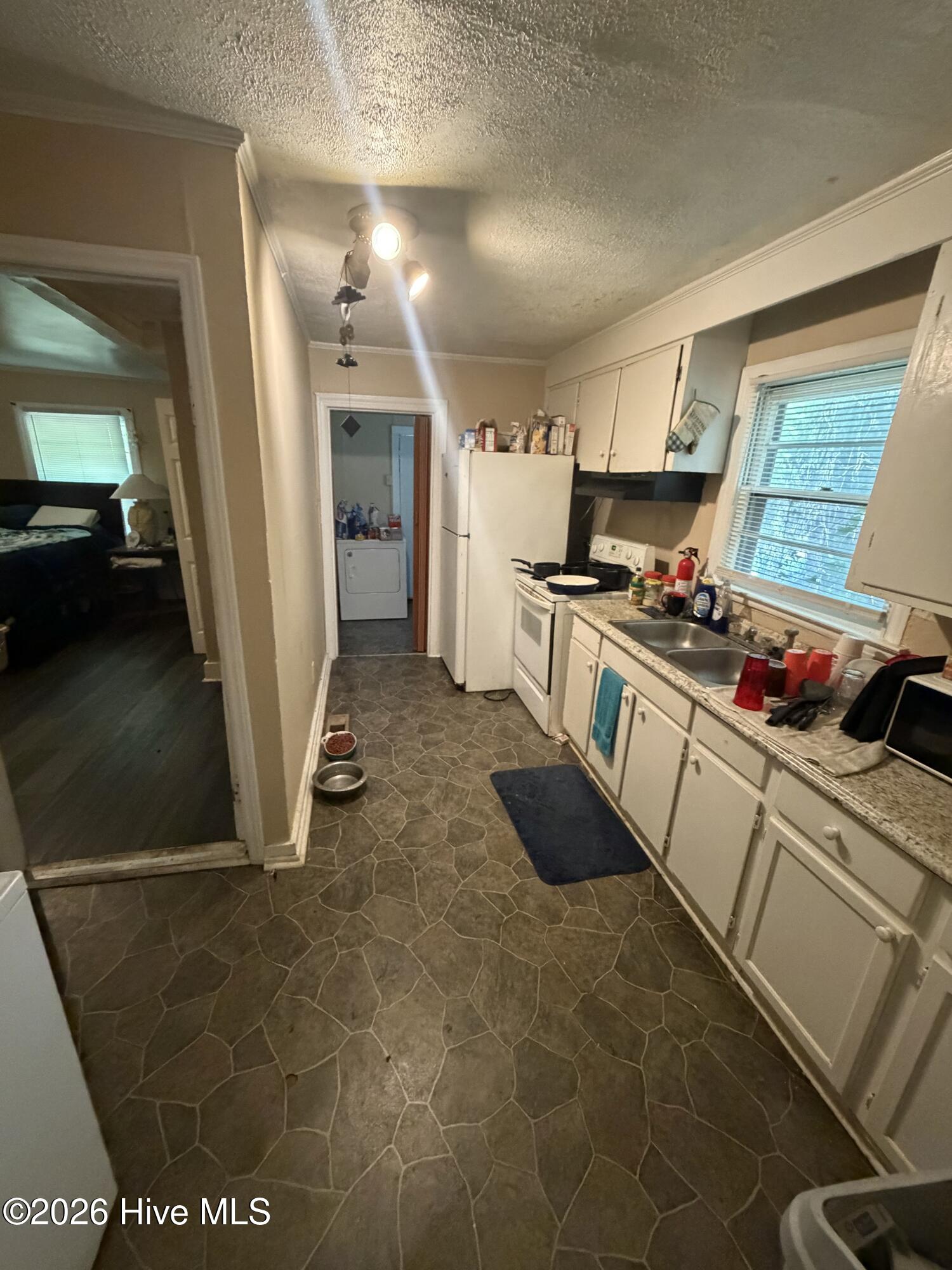 1115 S 6th Street Property Photo 3