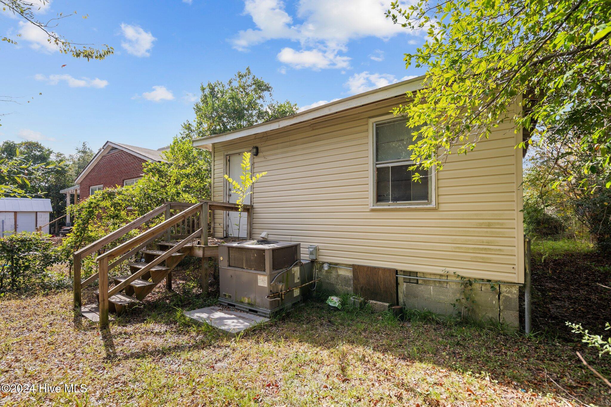 1115 S 6th Street Property Photo 4