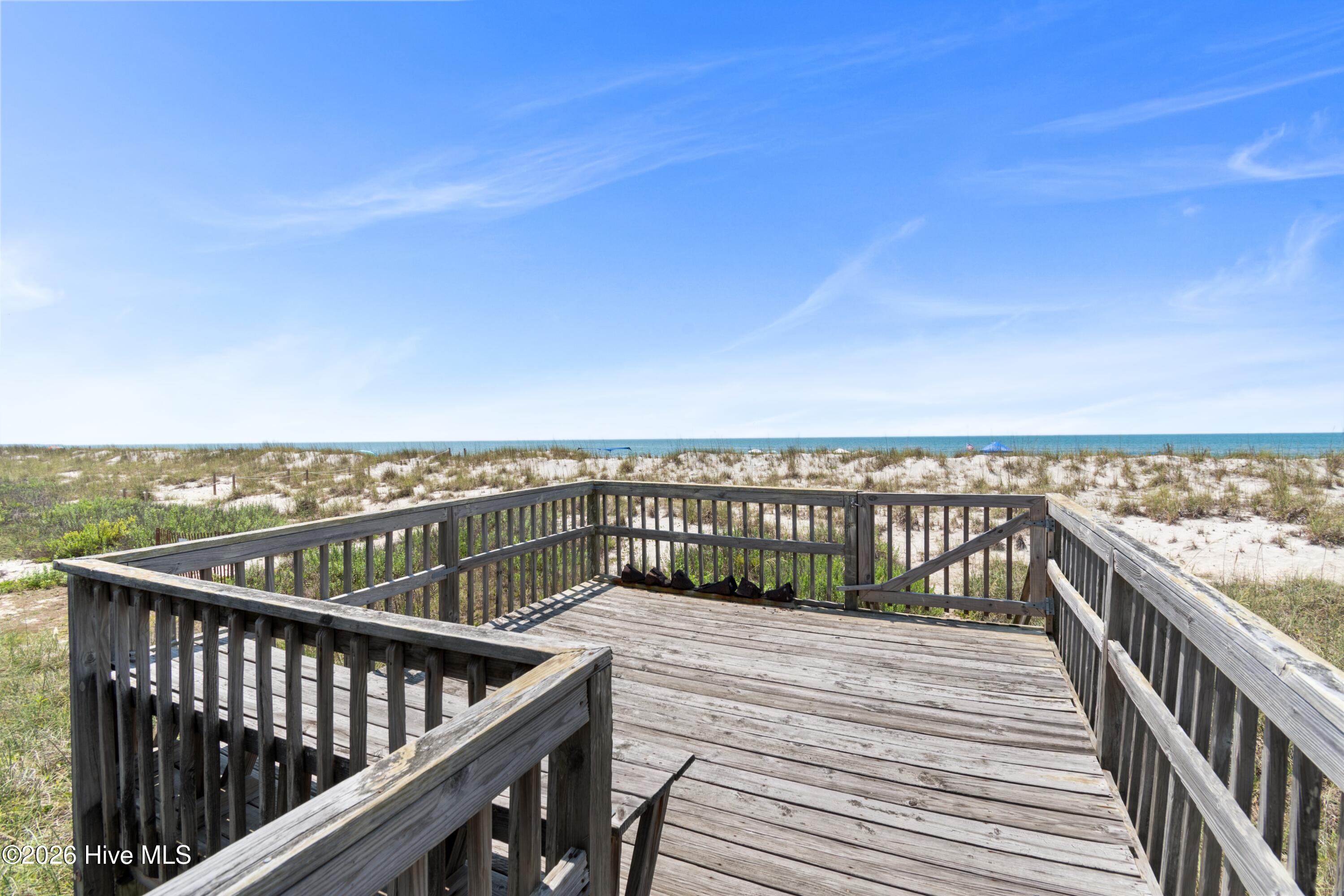 2203 E Beach Drive Property Photo 20