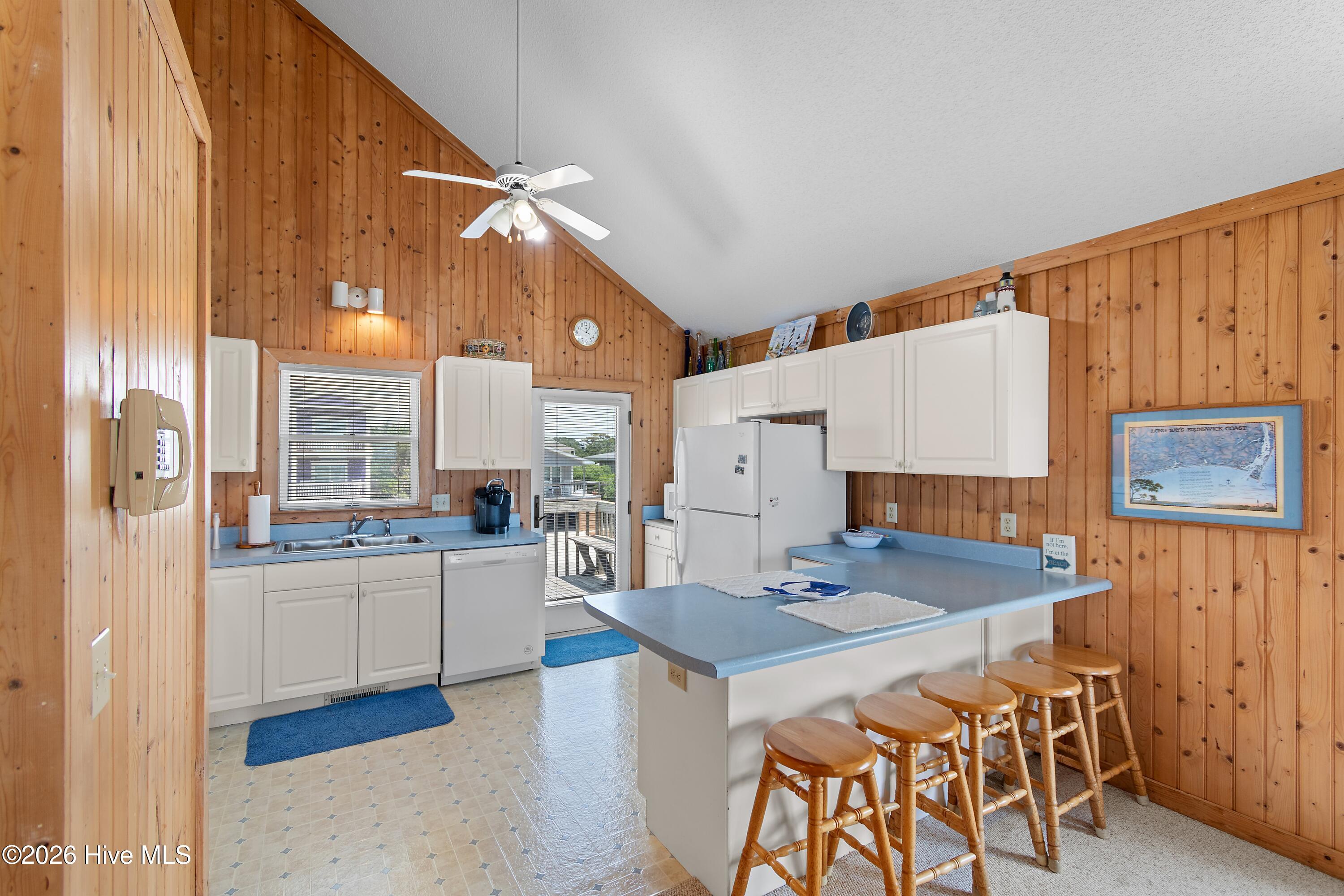 2203 E Beach Drive Property Photo 32
